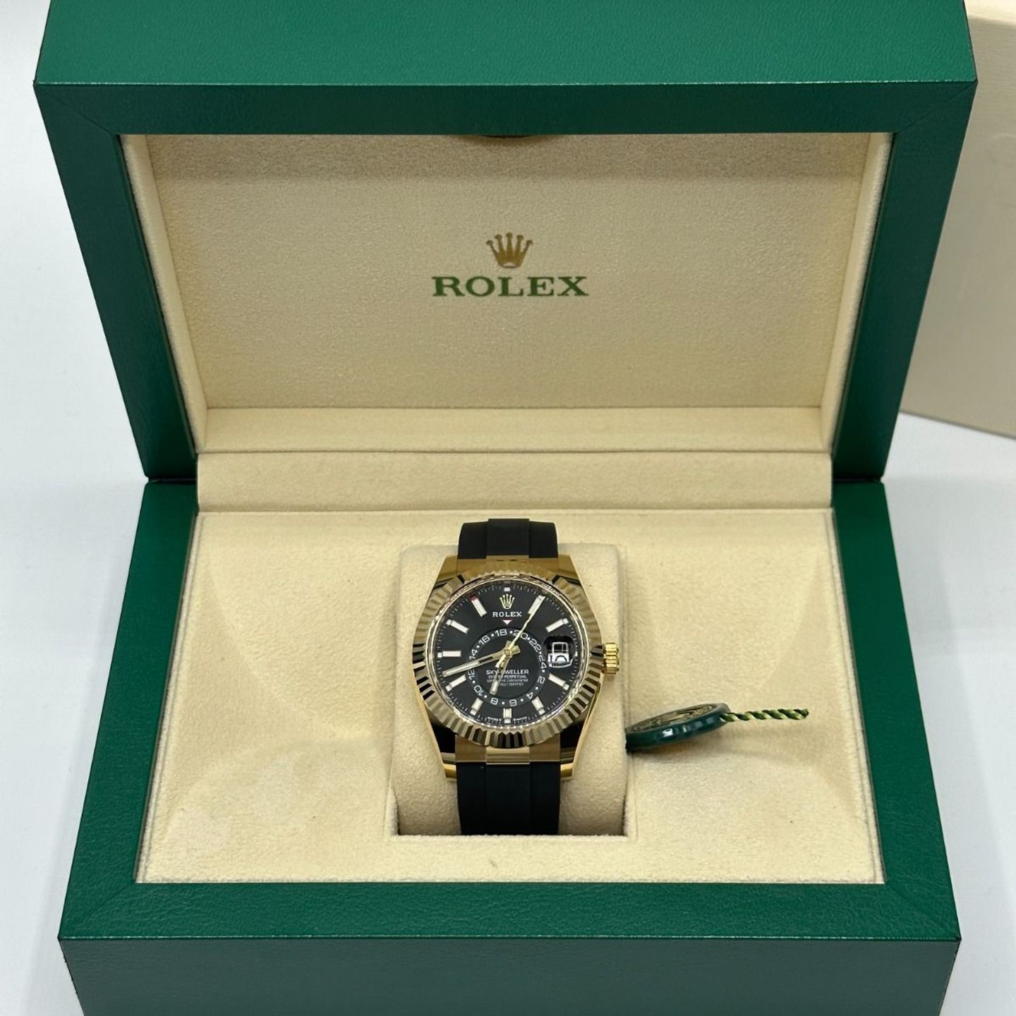 Rolex Sky-Dweller 336238 (2024) - Zwart wijzerplaat 42mm Geelgoud (4/8)