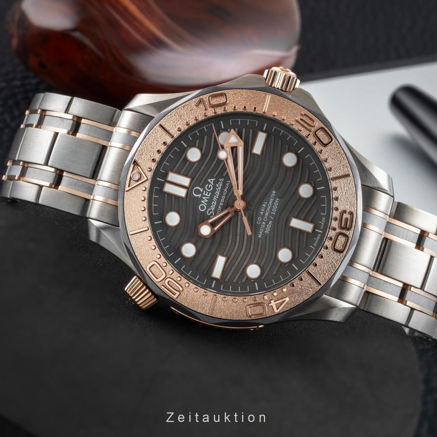 Omega Seamaster Diver 300 M 210.60.42.20.99.001 (Unknown (random serial)) - Grey dial 42 mm Titanium case (2/8)