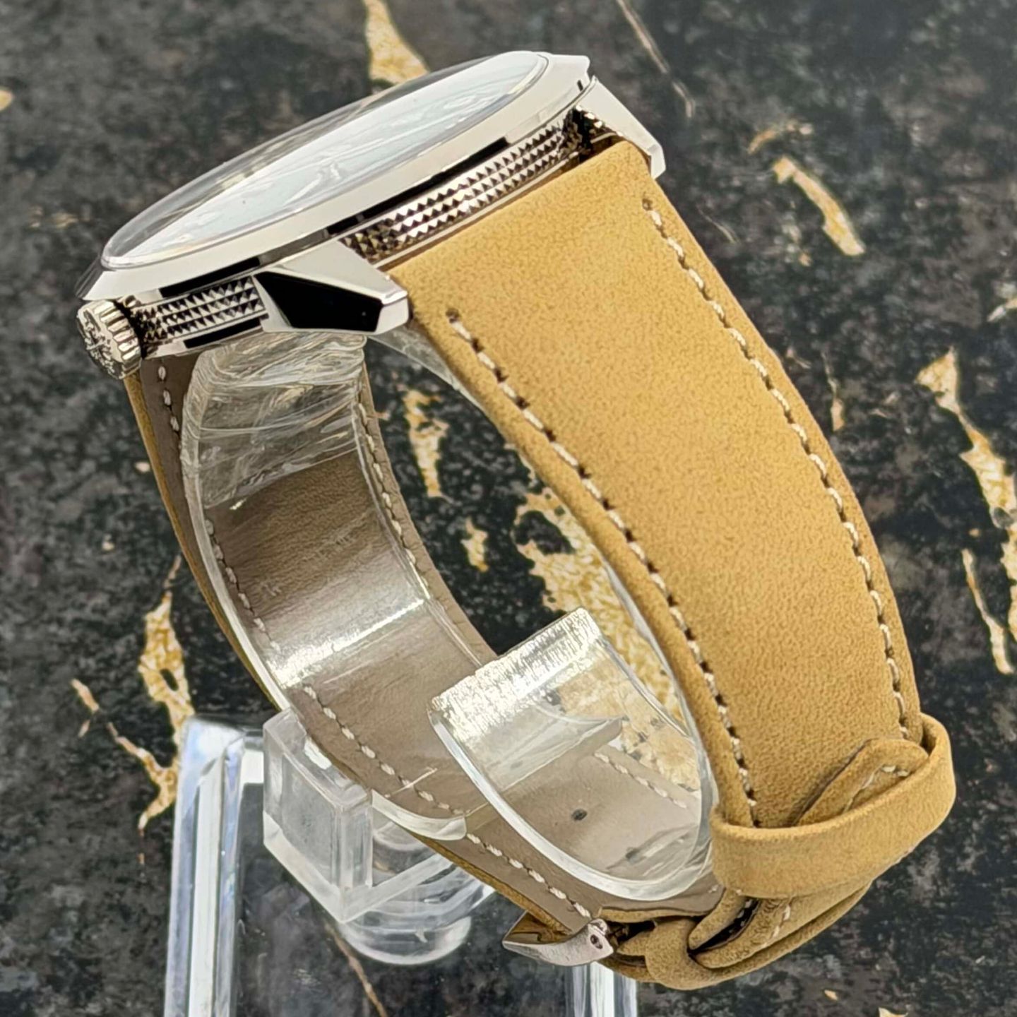 Patek Philippe Calatrava 5226G-001 - (6/8)