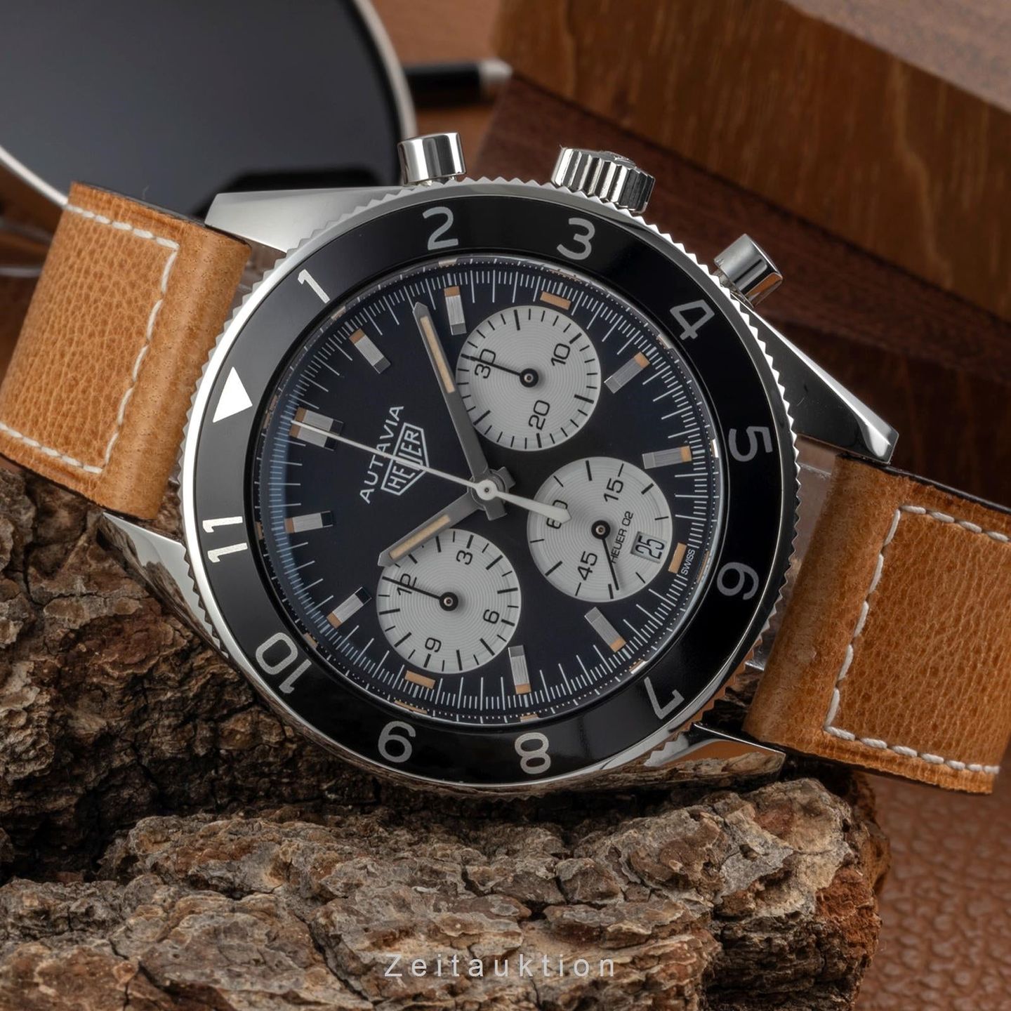 TAG Heuer Autavia CBE2110 - (2/8)