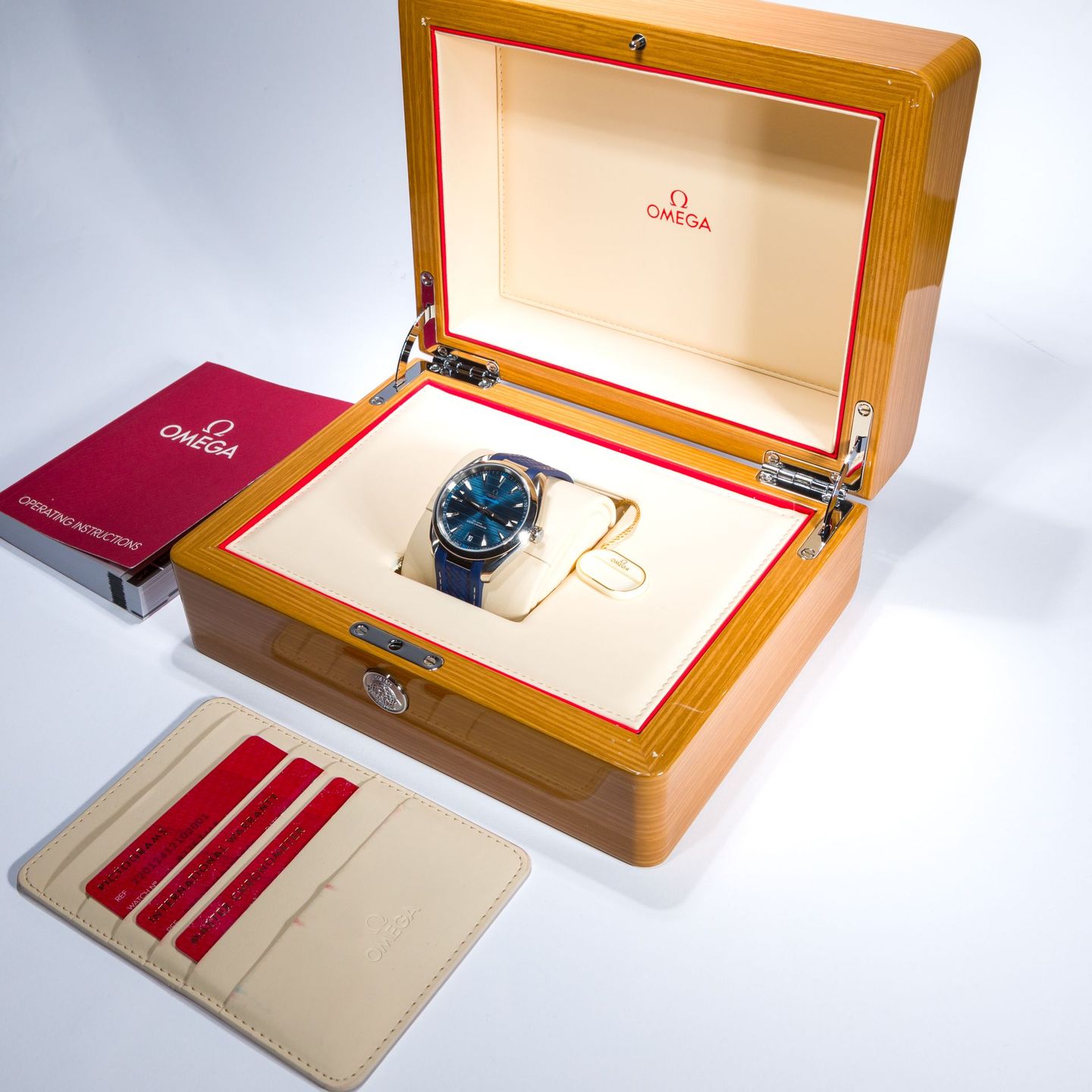 Omega Seamaster Aqua Terra 220.12.41.21.03.001 (2020) - Blue dial 41 mm Steel case (2/5)