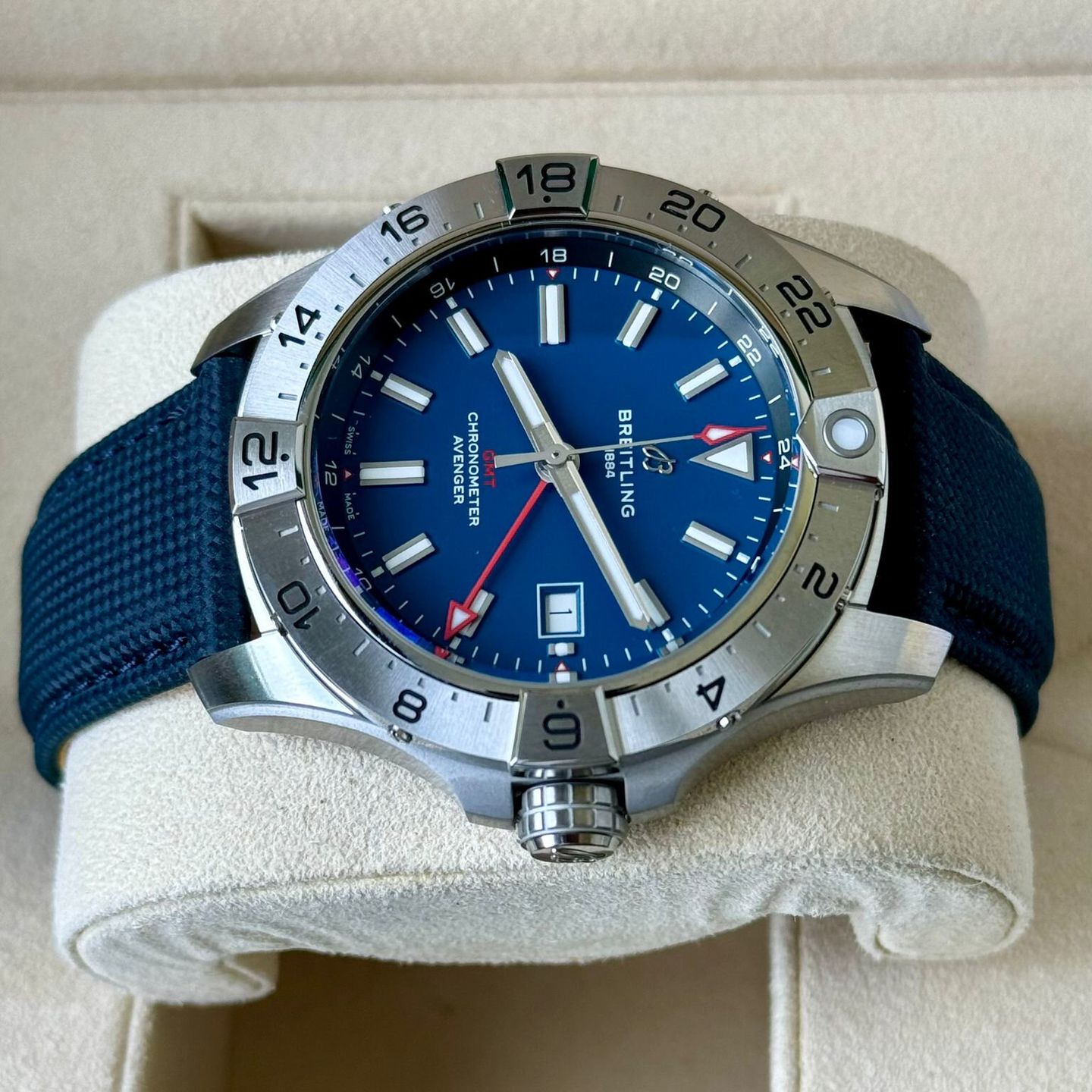 Breitling Avenger A32320101C1X1 (2024) - Blauw wijzerplaat 44mm Staal (4/7)