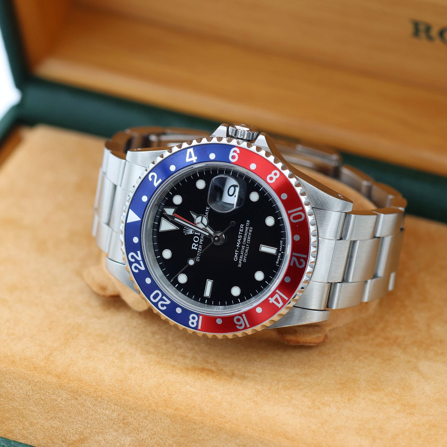 Rolex GMT-Master 16700 - (2/8)