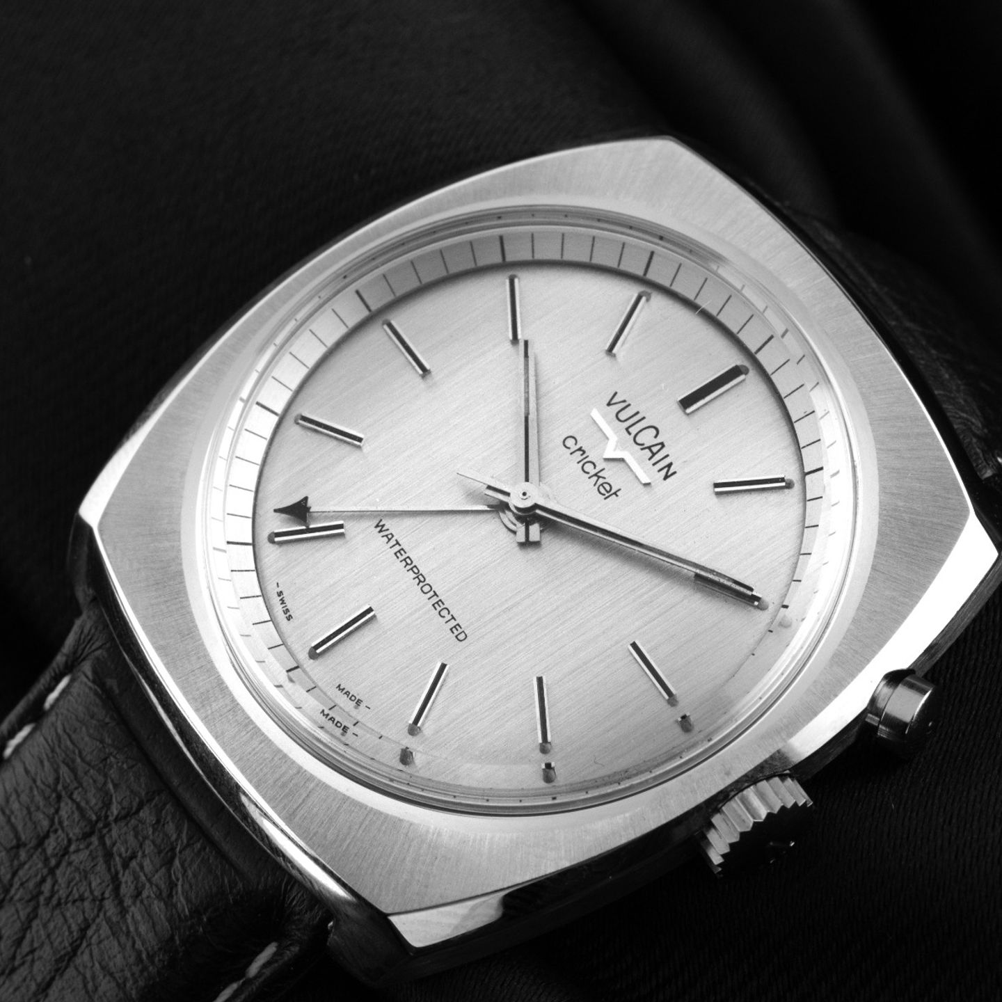 Vulcain Cricket Classique S2326B - (2/7)