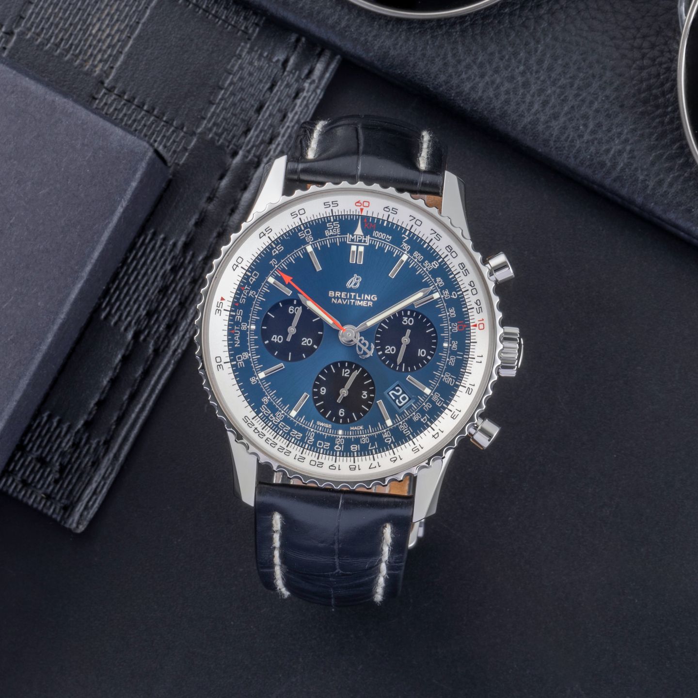 Breitling Navitimer AB0121 (2019) - 43mm Staal (1/8)