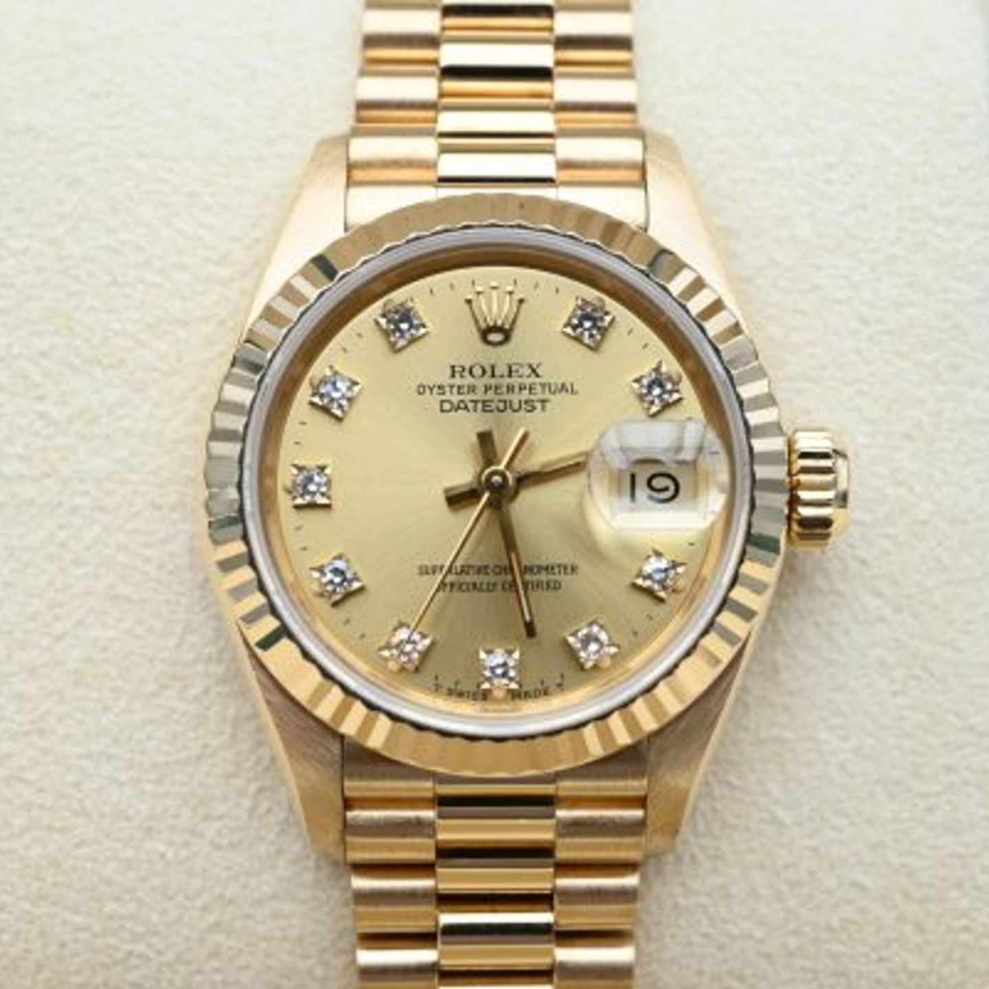 Rolex Lady-Datejust 69178 (1991) - Gold dial 26 mm Yellow Gold case (3/9)