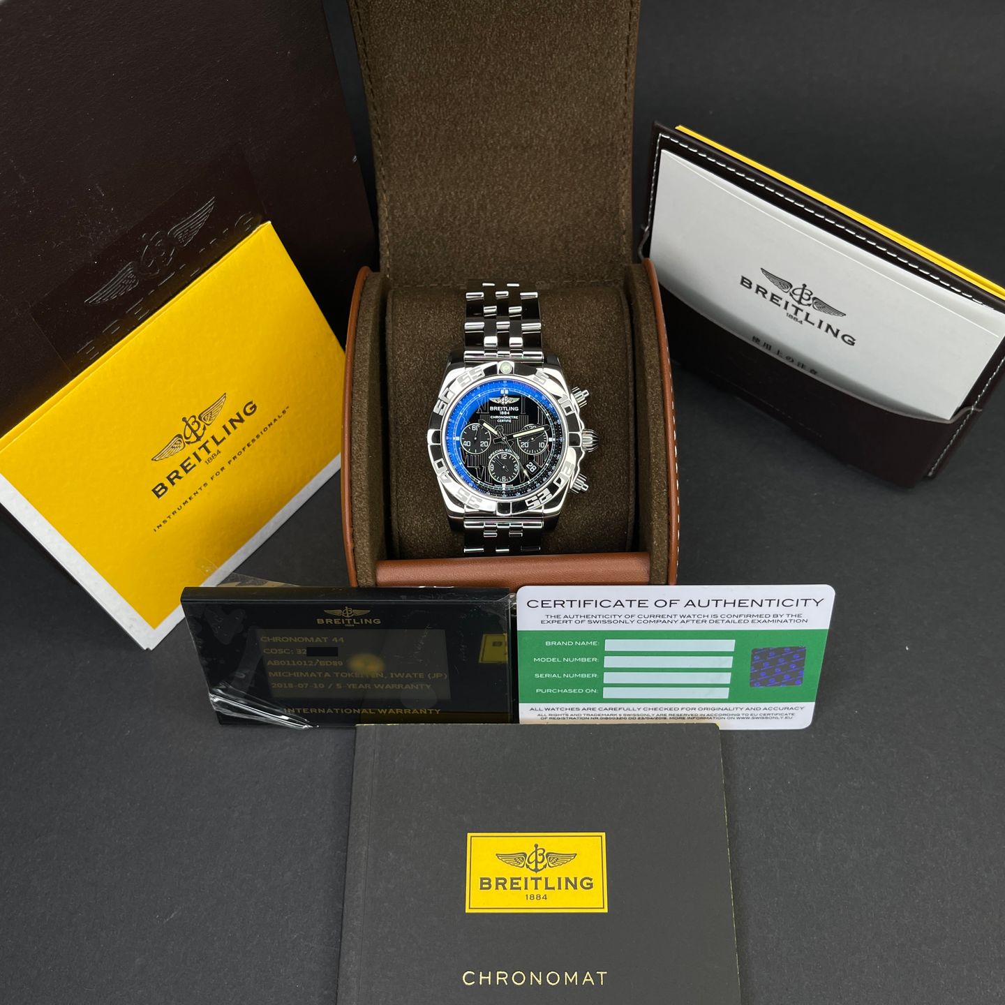 Breitling Chronomat 44 AB011012/BD89 (2018) - Zwart wijzerplaat 44mm Staal (2/8)