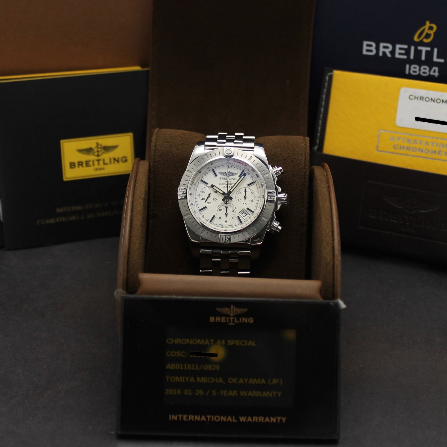 Breitling Chronomat 44 AB0115 (2019) - Silver dial 44 mm Steel case (3/8)