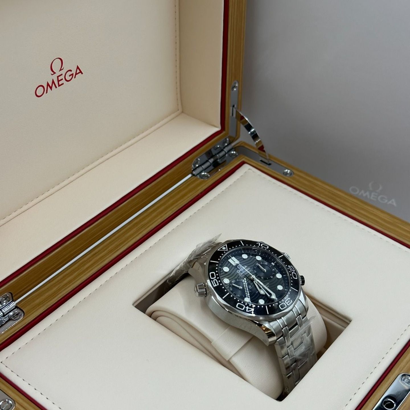 Omega Seamaster Diver 300 M 210.30.44.51.01.001 (2024) - Black dial 44 mm Steel case (3/8)