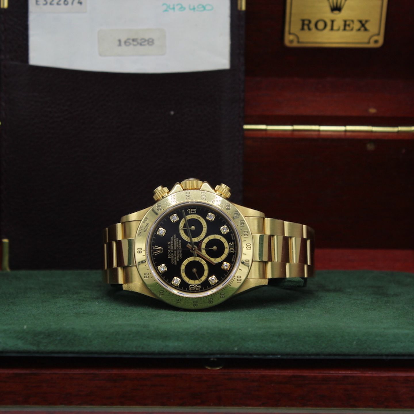 Rolex Daytona 16528 (1991) - Black dial 40 mm Yellow Gold case (2/8)