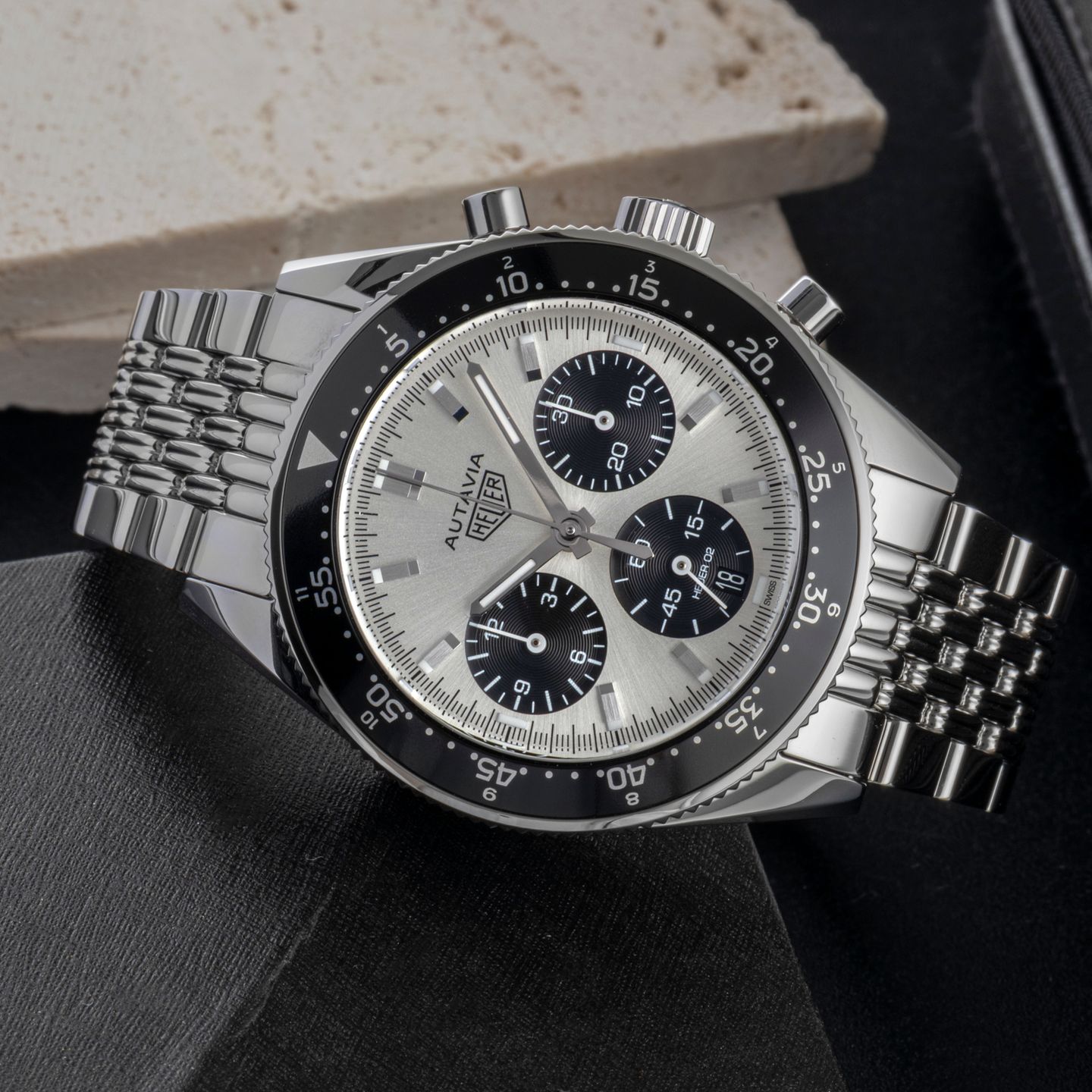 TAG Heuer Autavia CBE2111.BA0687 - (2/8)