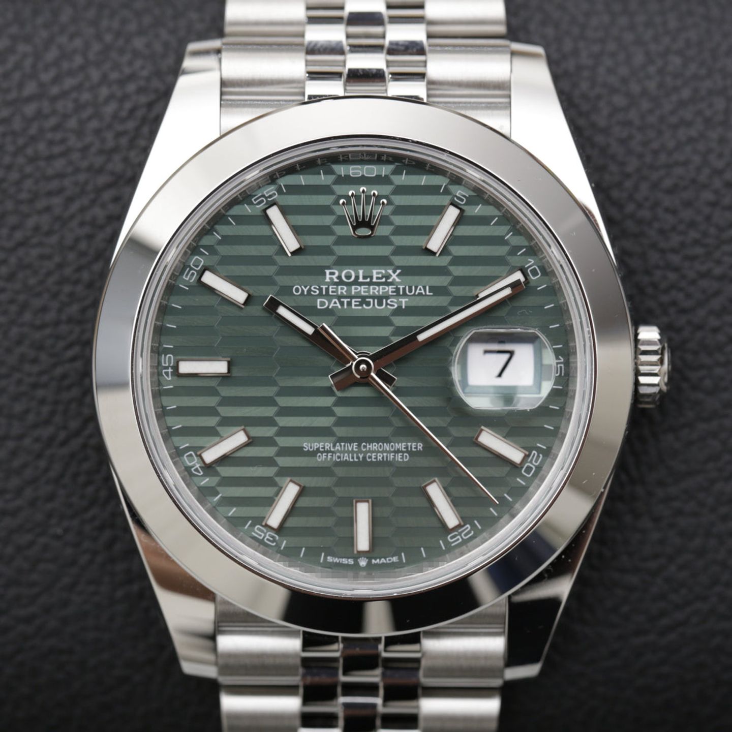Rolex Datejust 41 126300 (2023) - Groen wijzerplaat 41mm Staal (1/8)