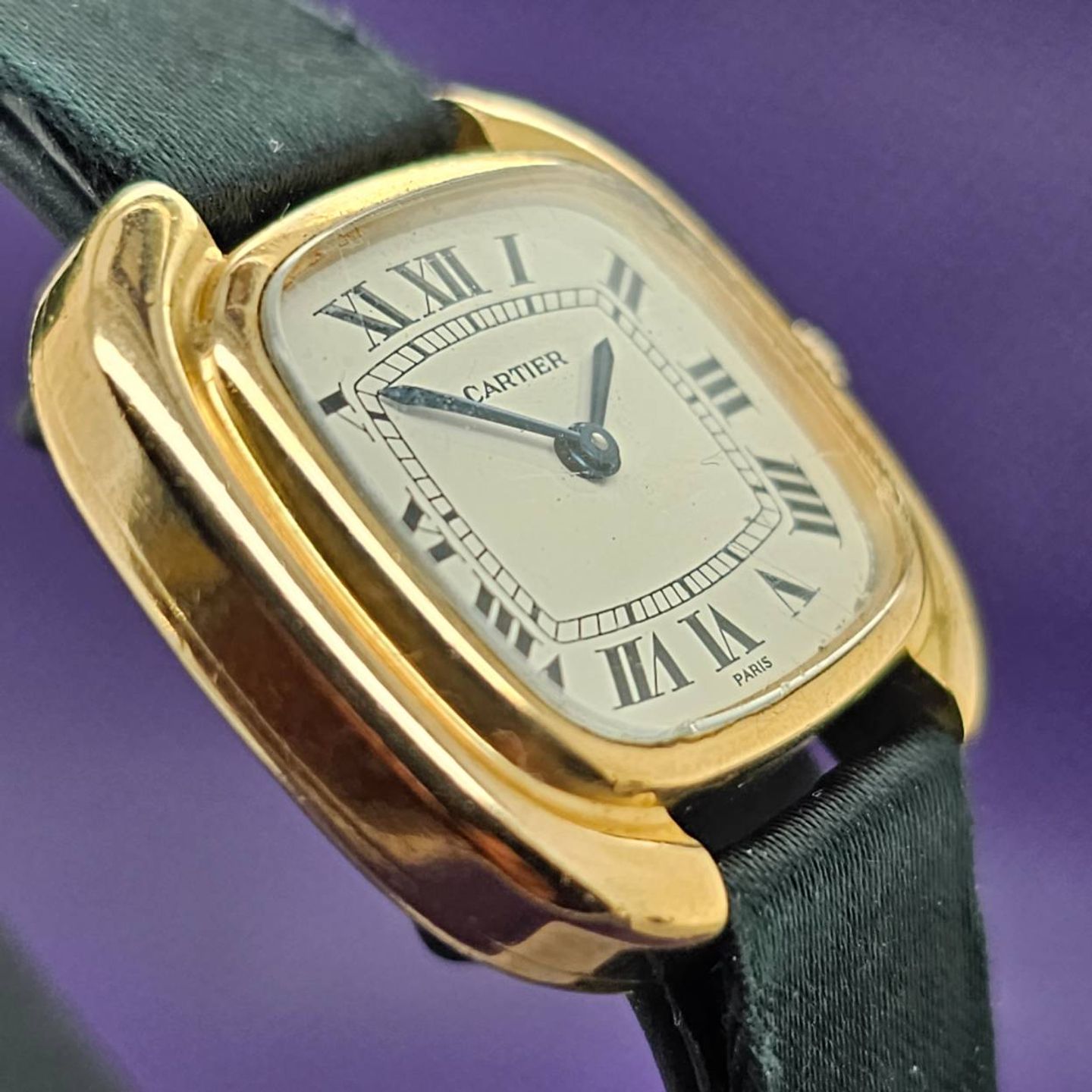 Cartier Vintage Unknown (1970) - White dial 28 mm Yellow Gold case (1/5)