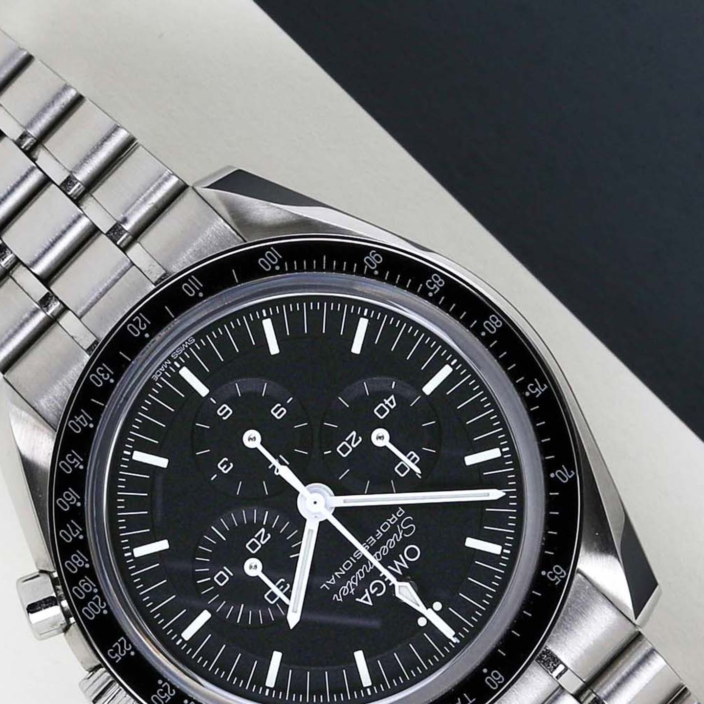 Omega Speedmaster Professional Moonwatch 310.30.42.50.01.002 (2024) - Zwart wijzerplaat 42mm Staal (4/8)