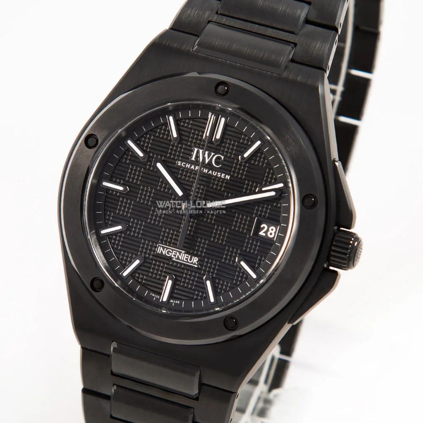 IWC Ingenieur Automatic IW338903 (2026) - Zwart wijzerplaat 42mm Keramiek (1/8)