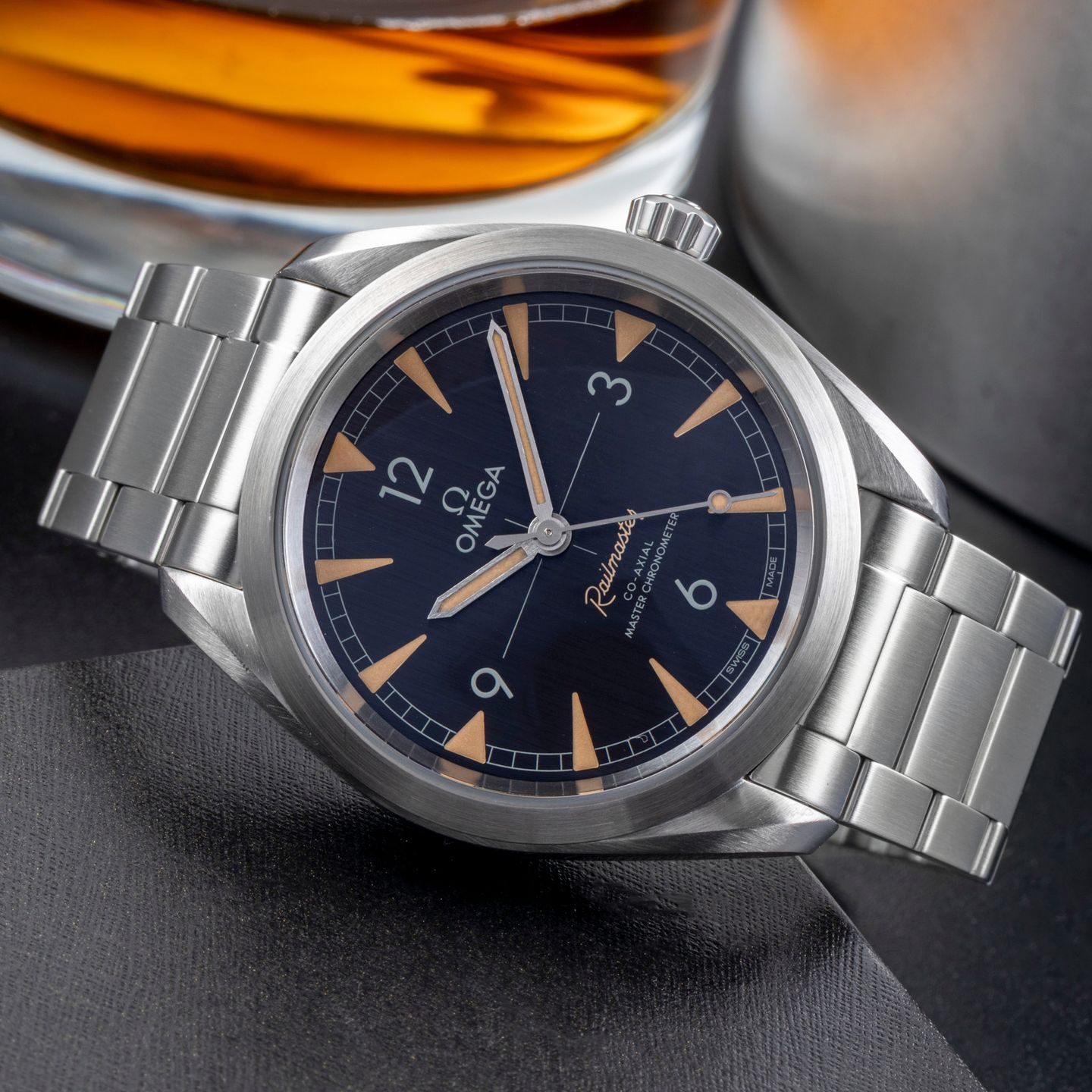 Omega Seamaster Railmaster 220.10.40.20.01.001 - (2/8)