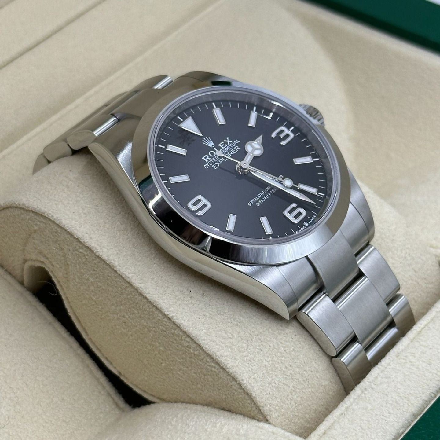 Rolex Explorer 224270 (2023) - Black dial 36 mm Steel case (6/8)