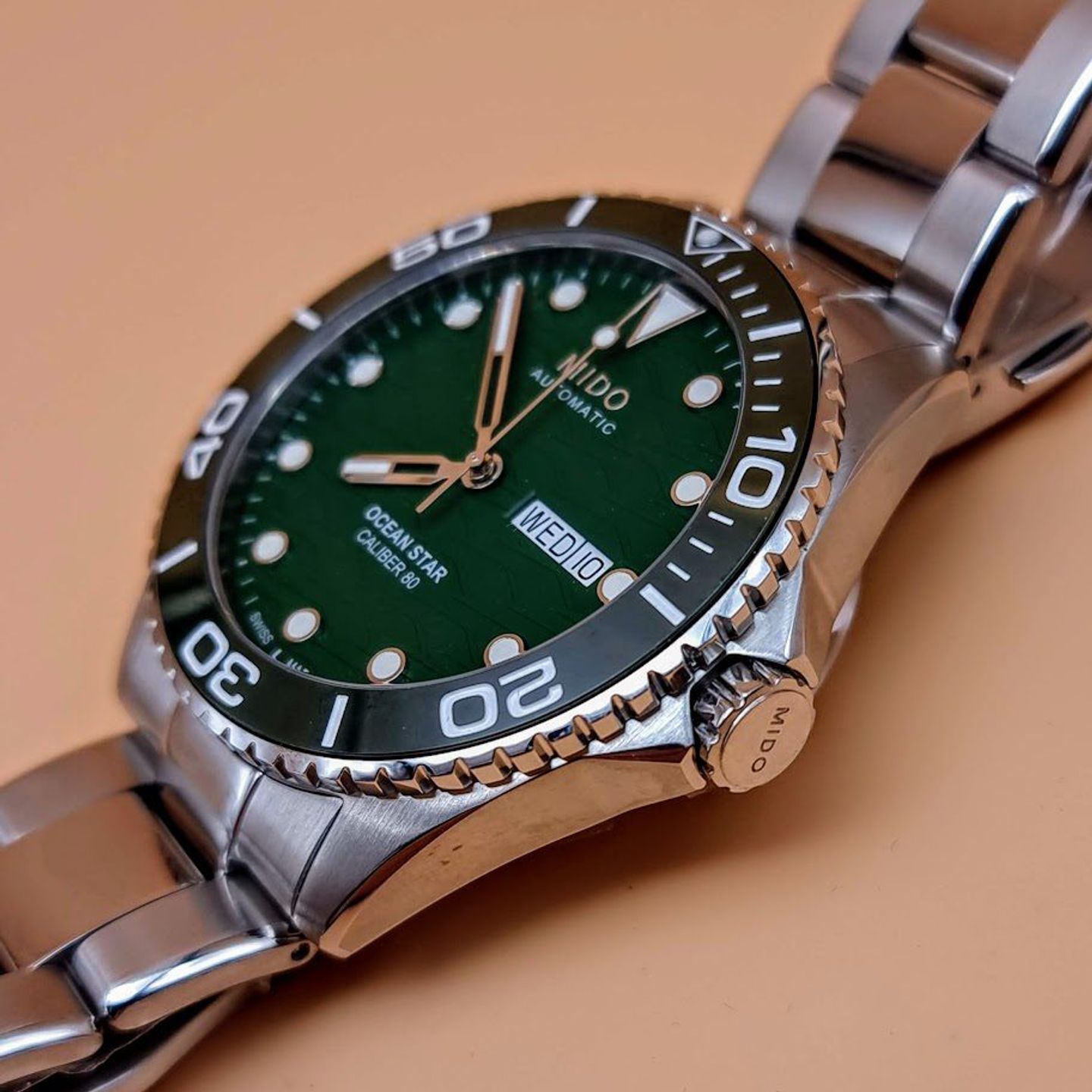 Mido Ocean Star M042.430.11.091.00 (2025) - Green dial 43 mm Steel case (3/8)