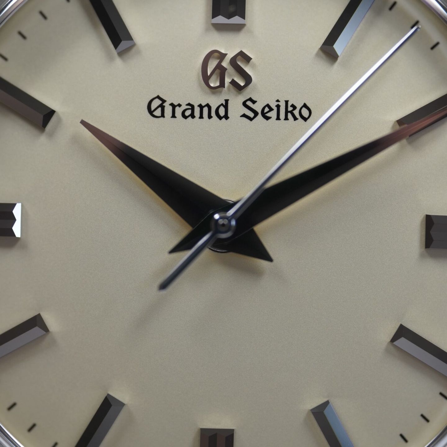 Grand Seiko Elegance Collection SBGW231 (2022) - Silver dial 37 mm Steel case (4/8)