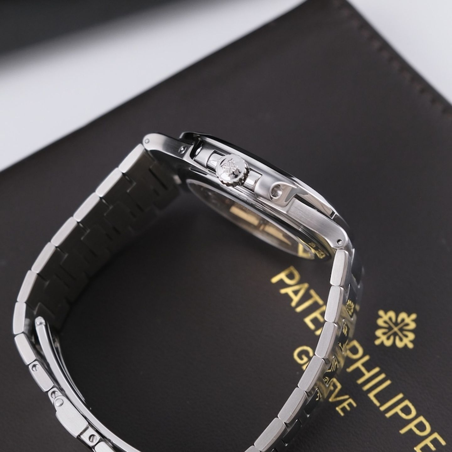 Patek Philippe Nautilus 5712/1A-001 (2011) - Blue dial 40 mm Steel case (7/8)