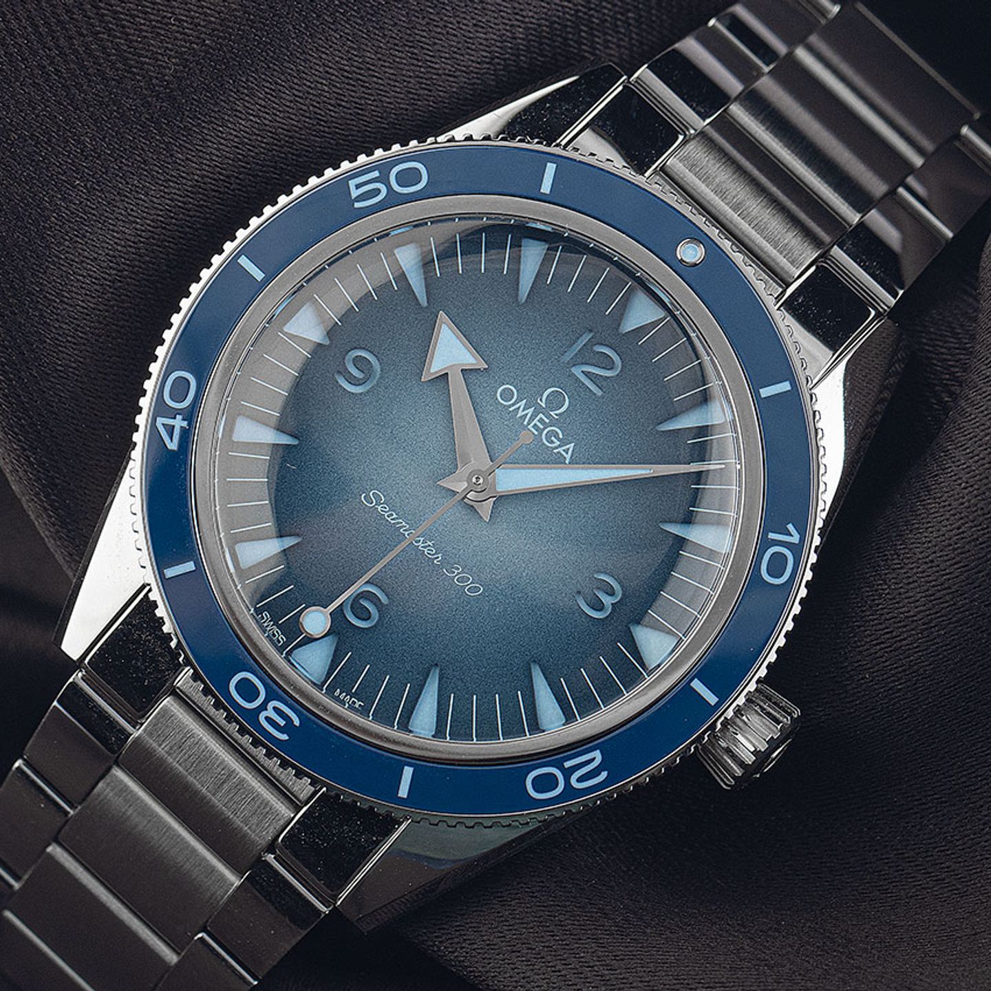 Omega Seamaster 300 234.30.41.21.03.002 - (3/7)