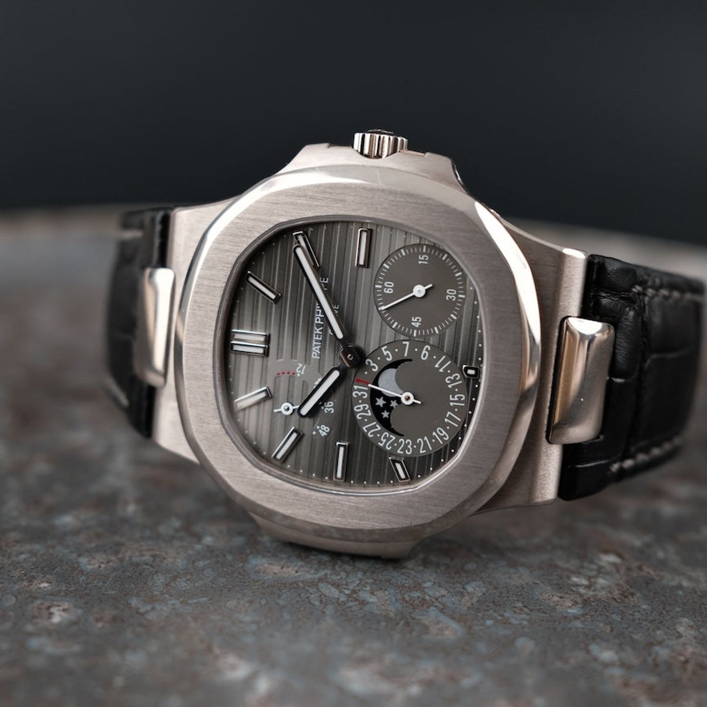 Patek Philippe Nautilus 5712G (2008) - Grijs wijzerplaat 40mm Witgoud (4/8)