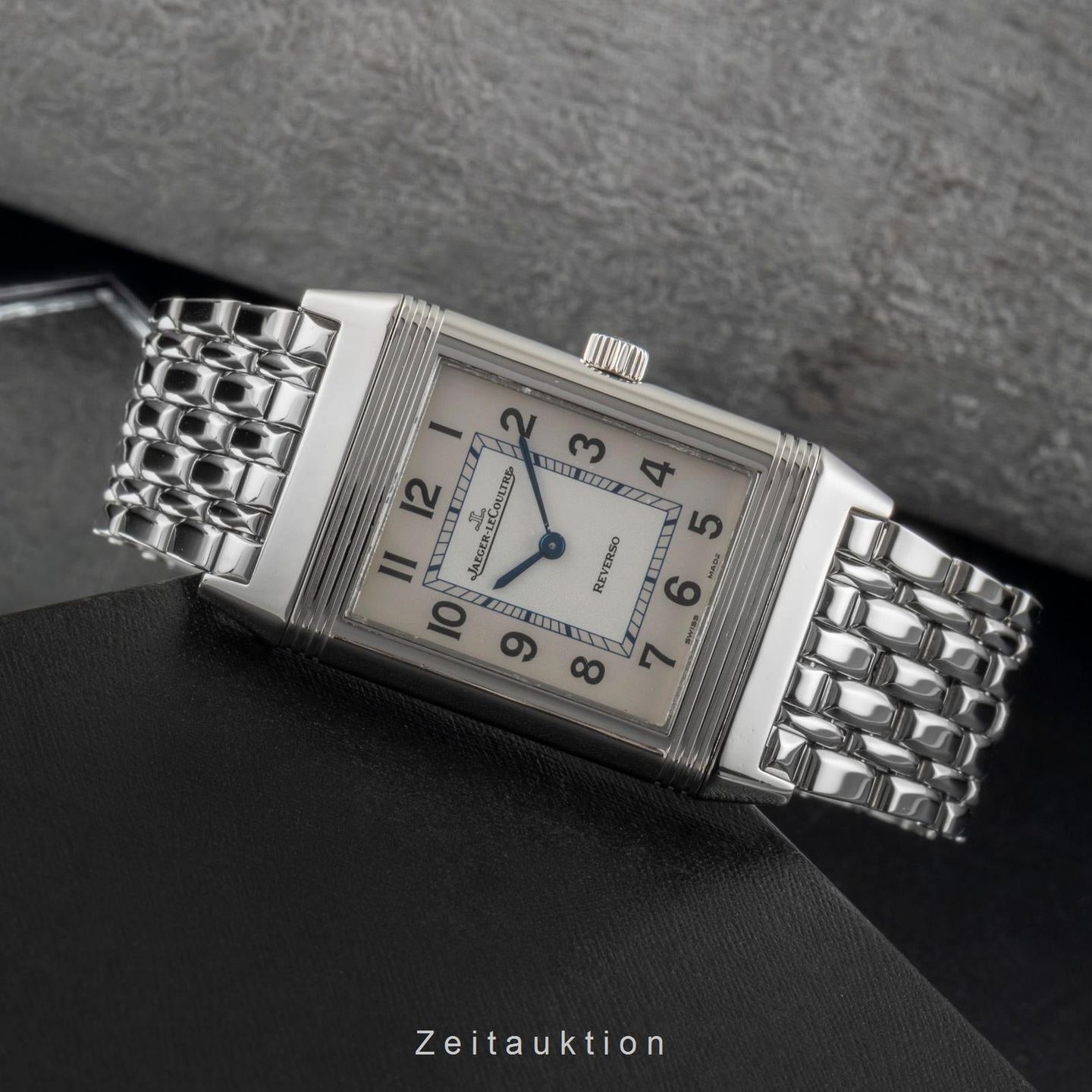 Jaeger-LeCoultre Reverso Classique Q2518110 - (2/8)