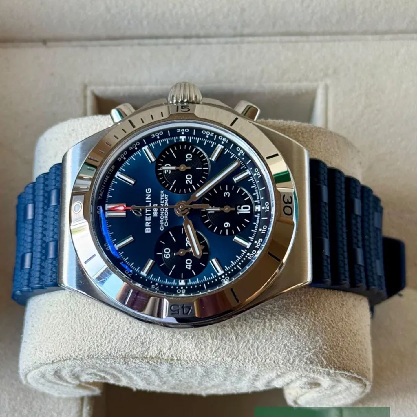 Breitling Chronomat AB0158101C1S1 (2026) - Blue dial 42 mm Steel case (4/6)