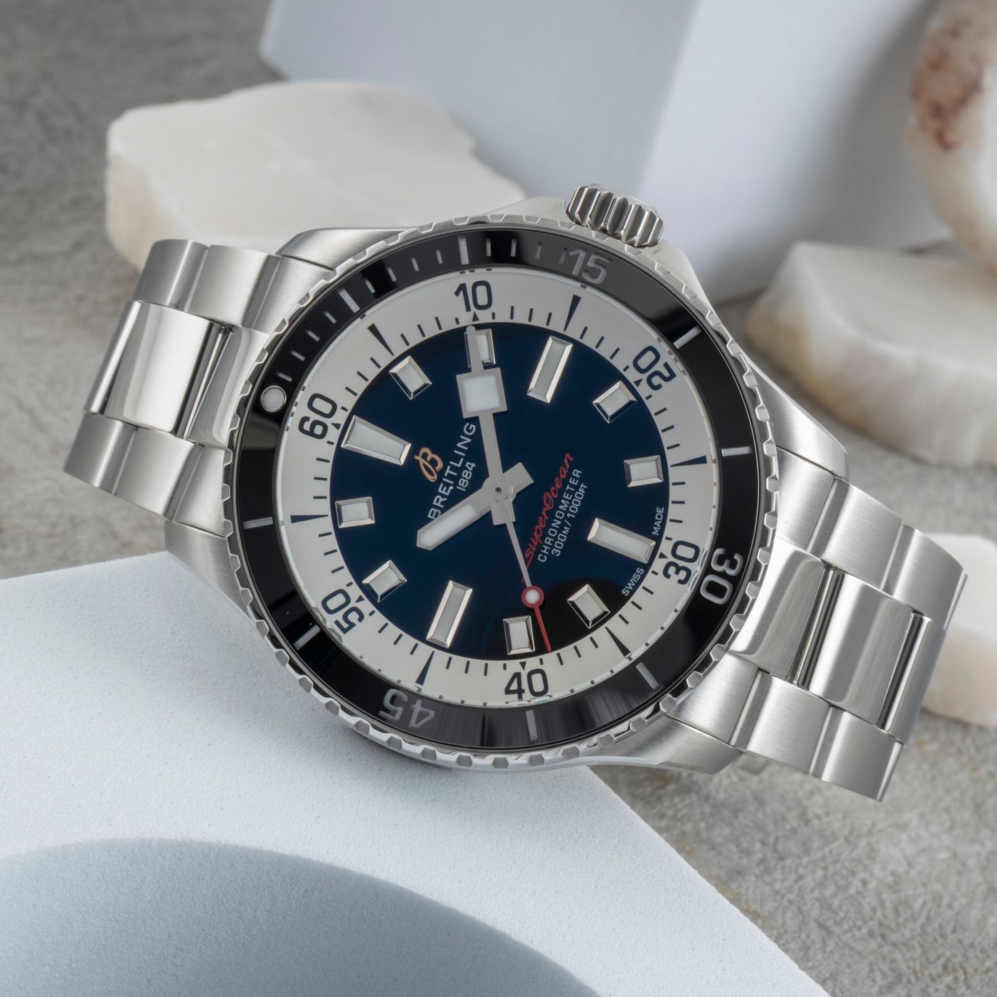 Breitling Superocean 42 A17375211B1A1 (Unknown (random serial)) - Black dial 42 mm Steel case (2/8)