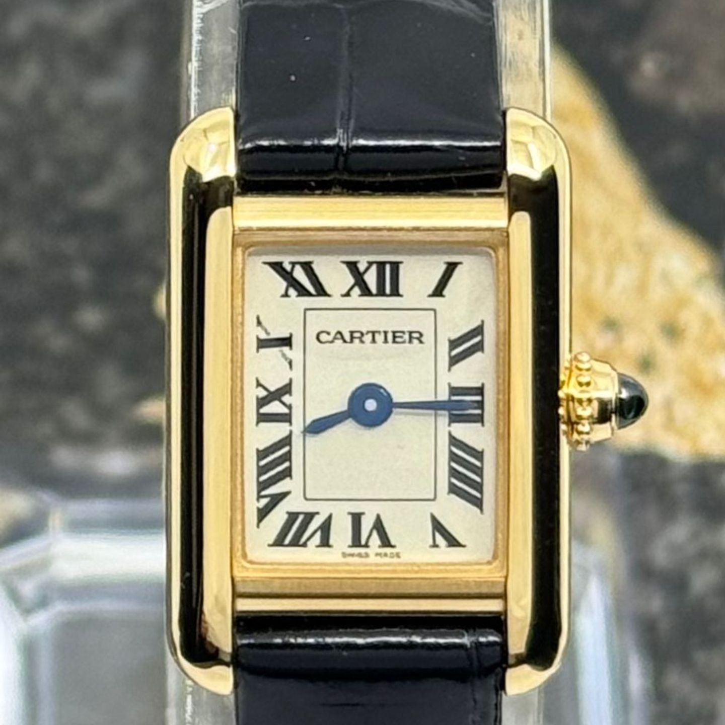 Cartier Tank Louis Cartier WGTA0352 (2025) - Silver dial 17 mm Yellow Gold case (2/8)