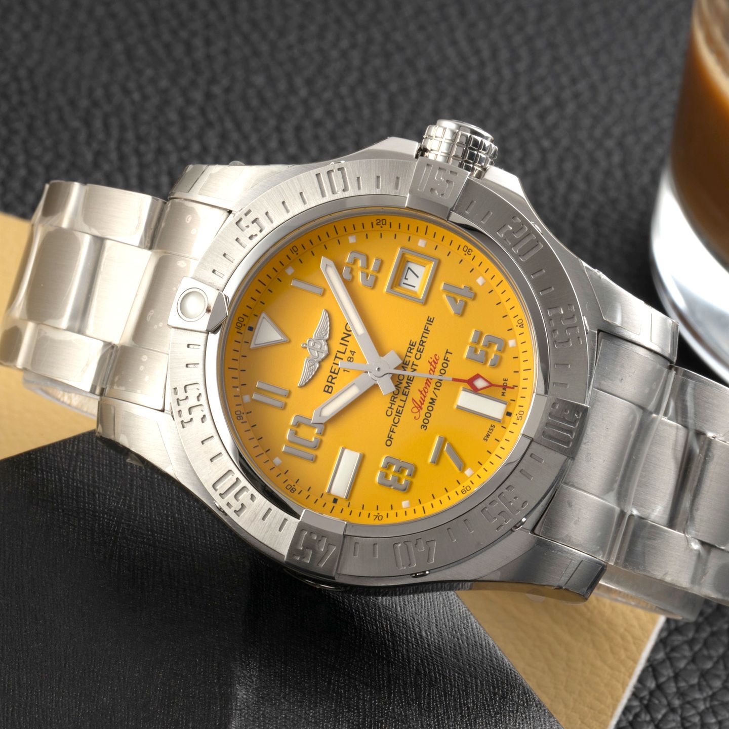 Breitling Avenger II Seawolf A17331101I1A1 (Onbekend (willekeurig serienummer)) - Geel wijzerplaat 45mm Staal (2/8)