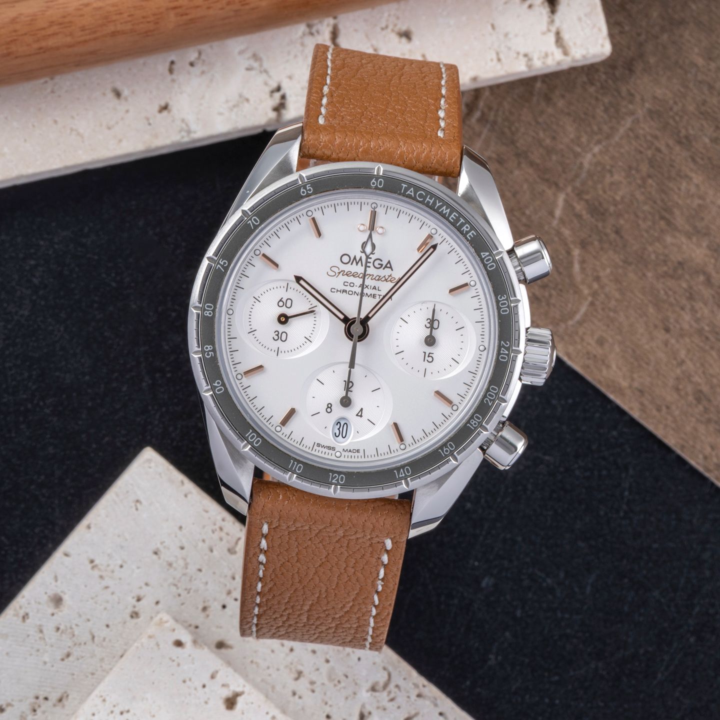 Omega Speedmaster 324.32.38.50.02.001 - (1/8)