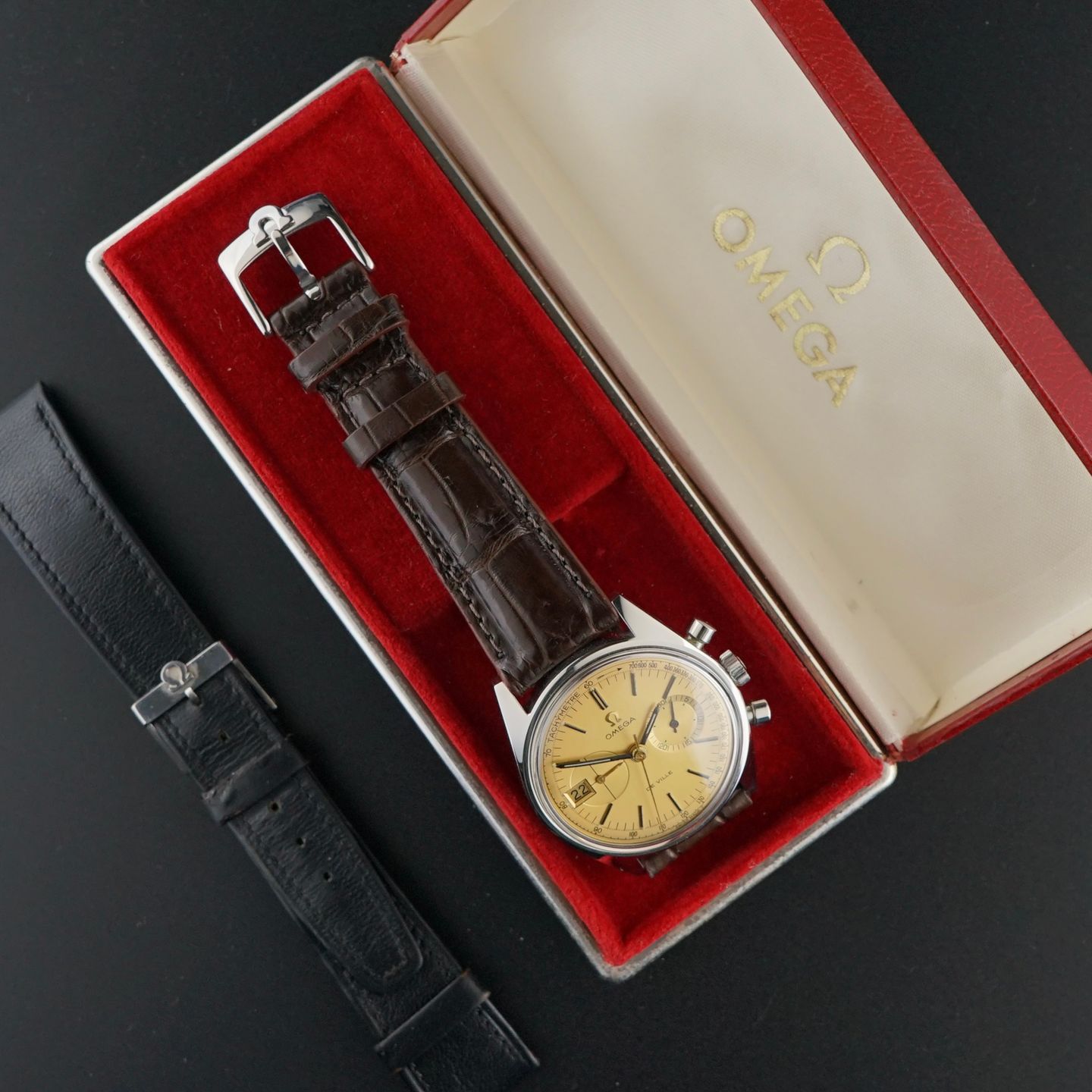 Omega De Ville 146.017 (1969) - Champagne dial 35 mm Steel case (3/8)