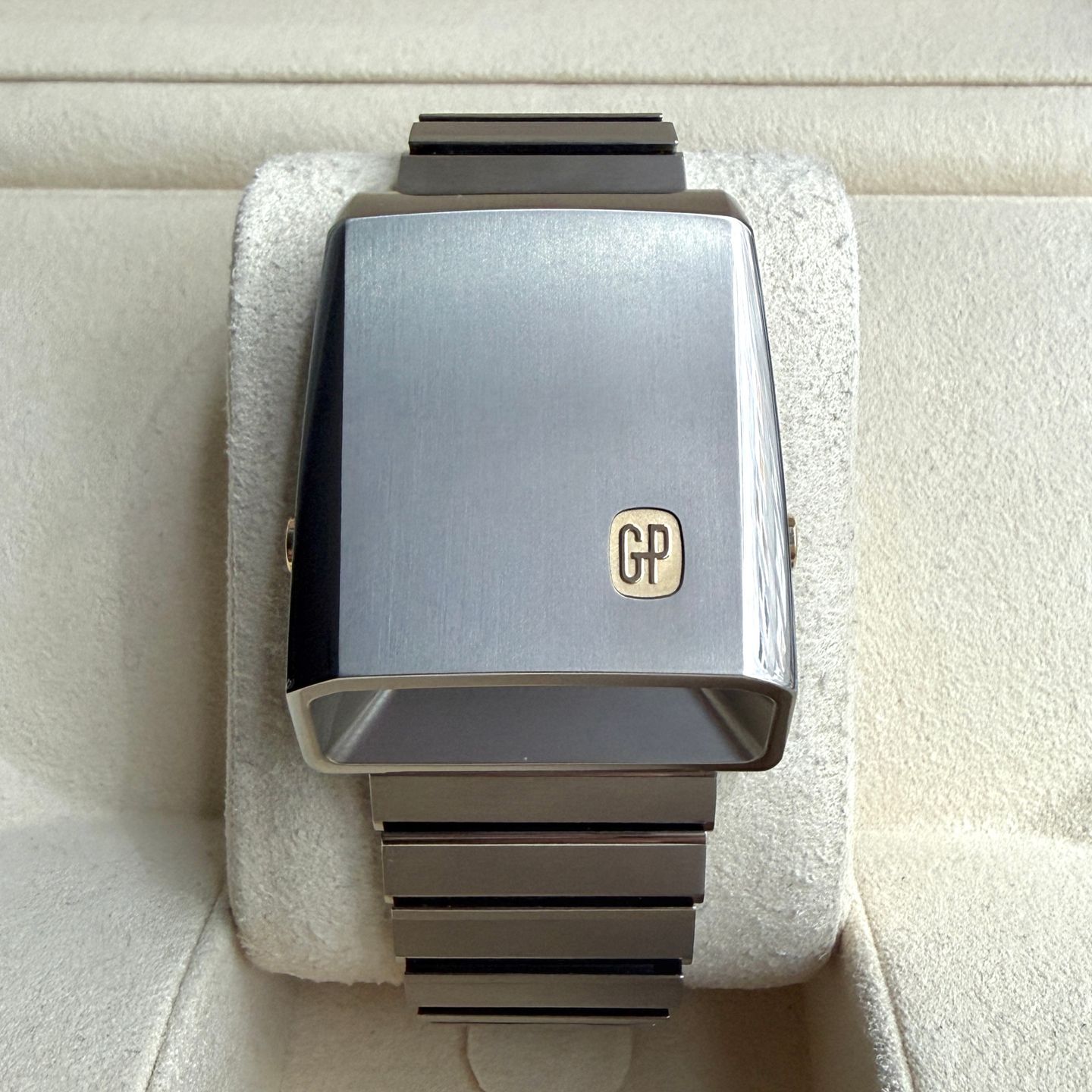 Girard-Perregaux Unknown 39800-21-3199-6CM (2024) - Zwart wijzerplaat Onbekend Titanium (2/14)