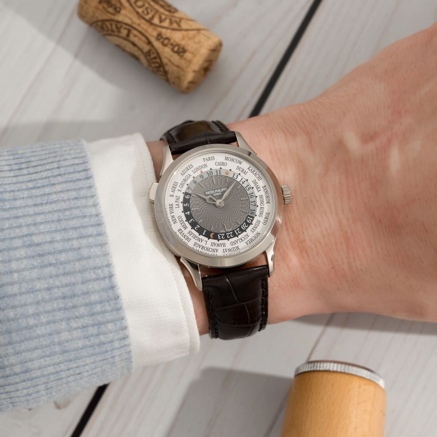 Patek Philippe World Time 5230G - (2/8)