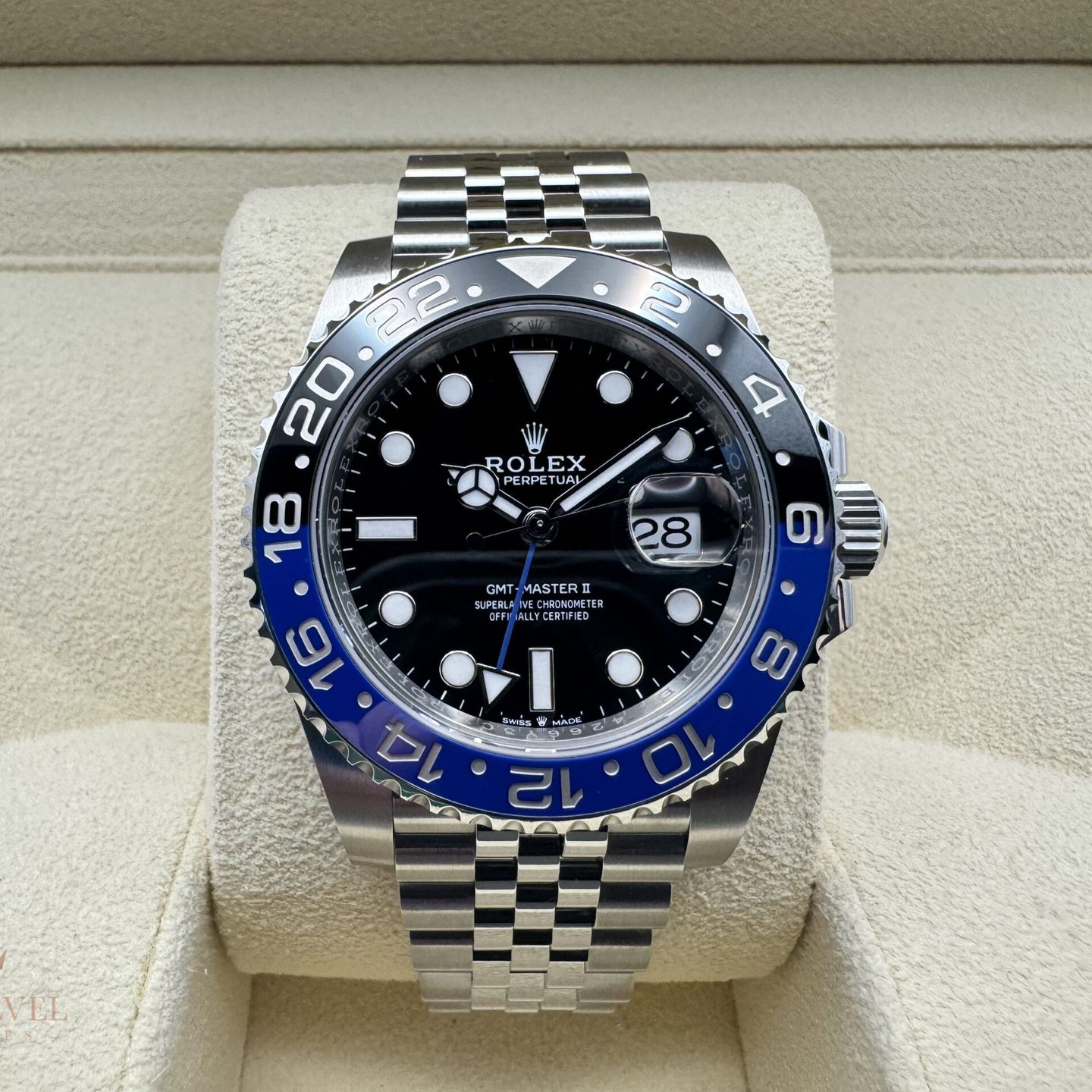 Rolex GMT-Master II 126710BLNR (2024) - Black dial 40 mm Steel case (2/8)