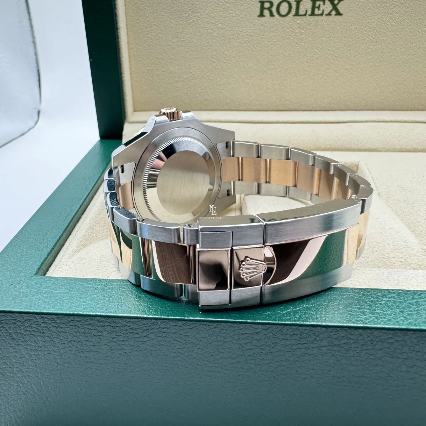 Rolex GMT-Master II 126711CHNR (2026) - Zwart wijzerplaat 40mm Goud/Staal (7/8)