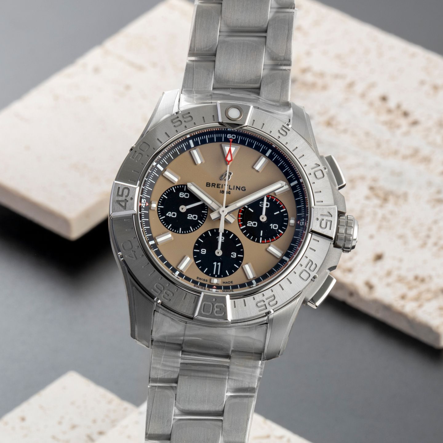 Breitling Avenger AB0147101A1A1 (Onbekend (willekeurig serienummer)) - Roze wijzerplaat 44mm Staal (3/8)