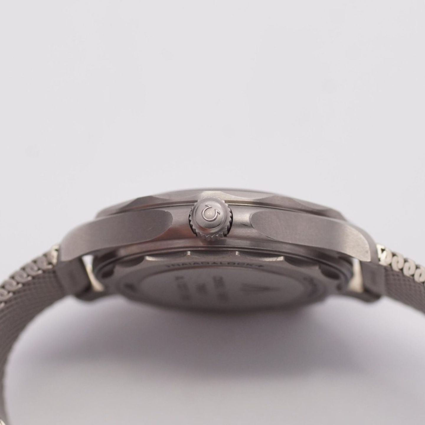 Omega Seamaster Diver 300 M 210.90.42.20.01.001 (2025) - Brown dial 42 mm Titanium case (6/8)