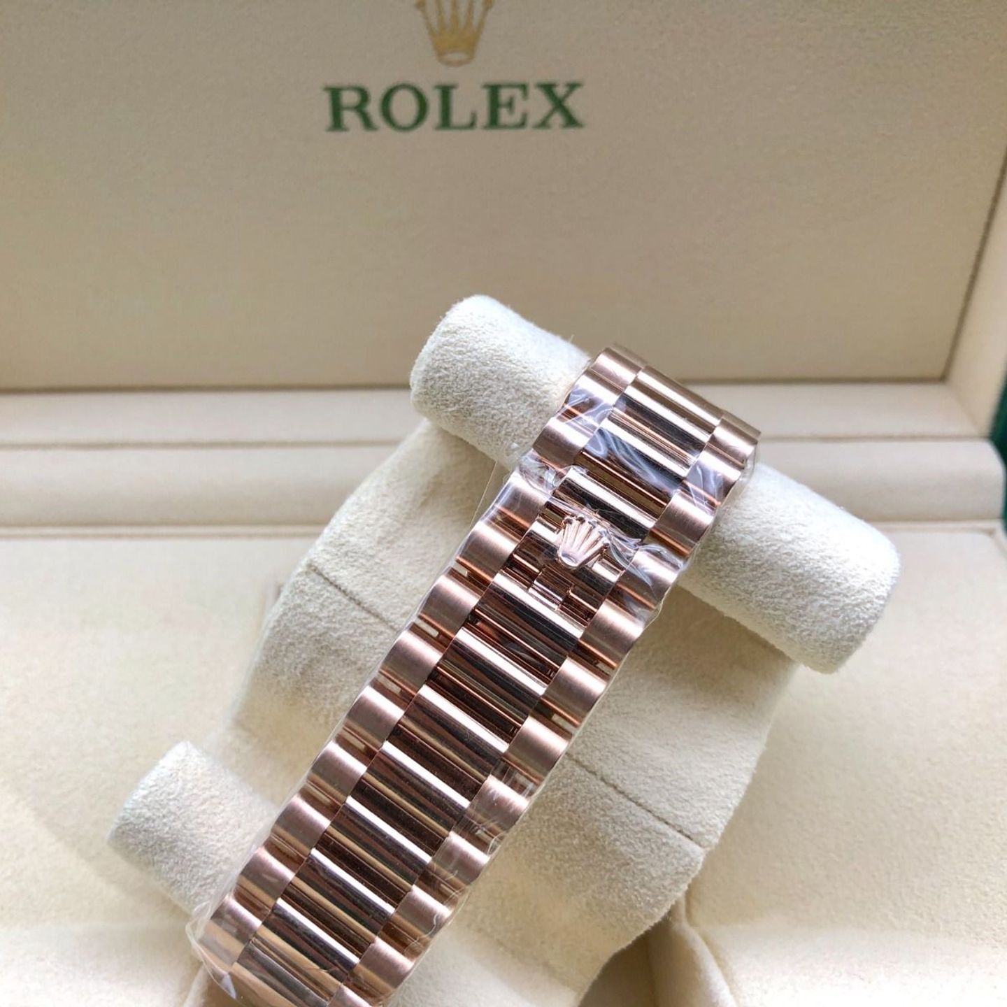 Rolex Day-Date 40 228235 (2022) - Wit wijzerplaat 40mm Roségoud (4/7)