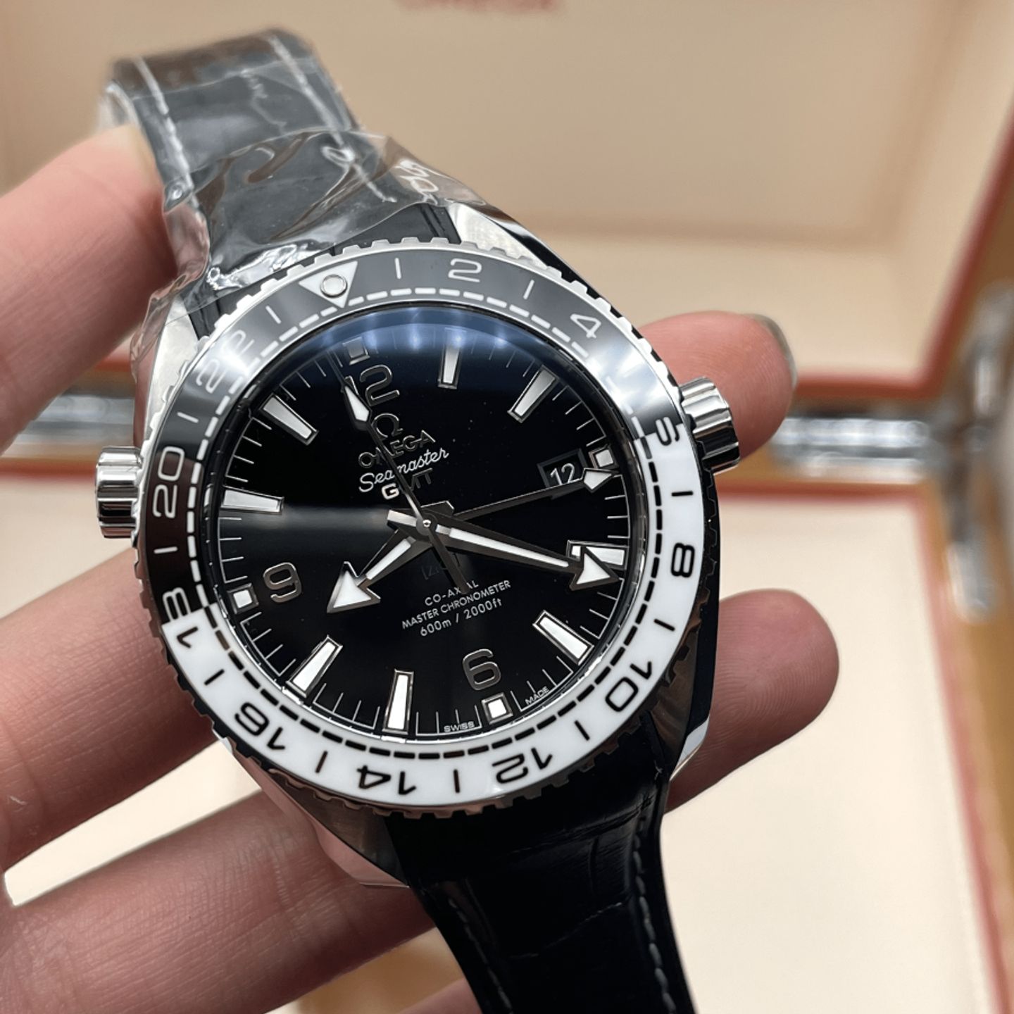 Omega Seamaster Planet Ocean 215.33.44.22.01.001 - (5/8)