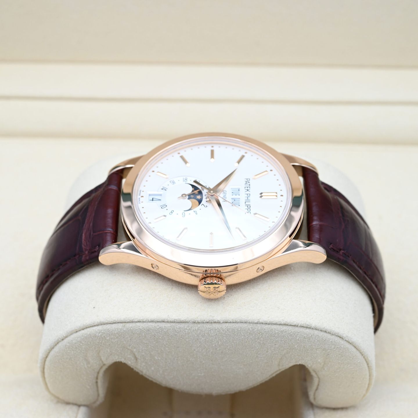 Patek Philippe Annual Calendar 5396R - (4/8)