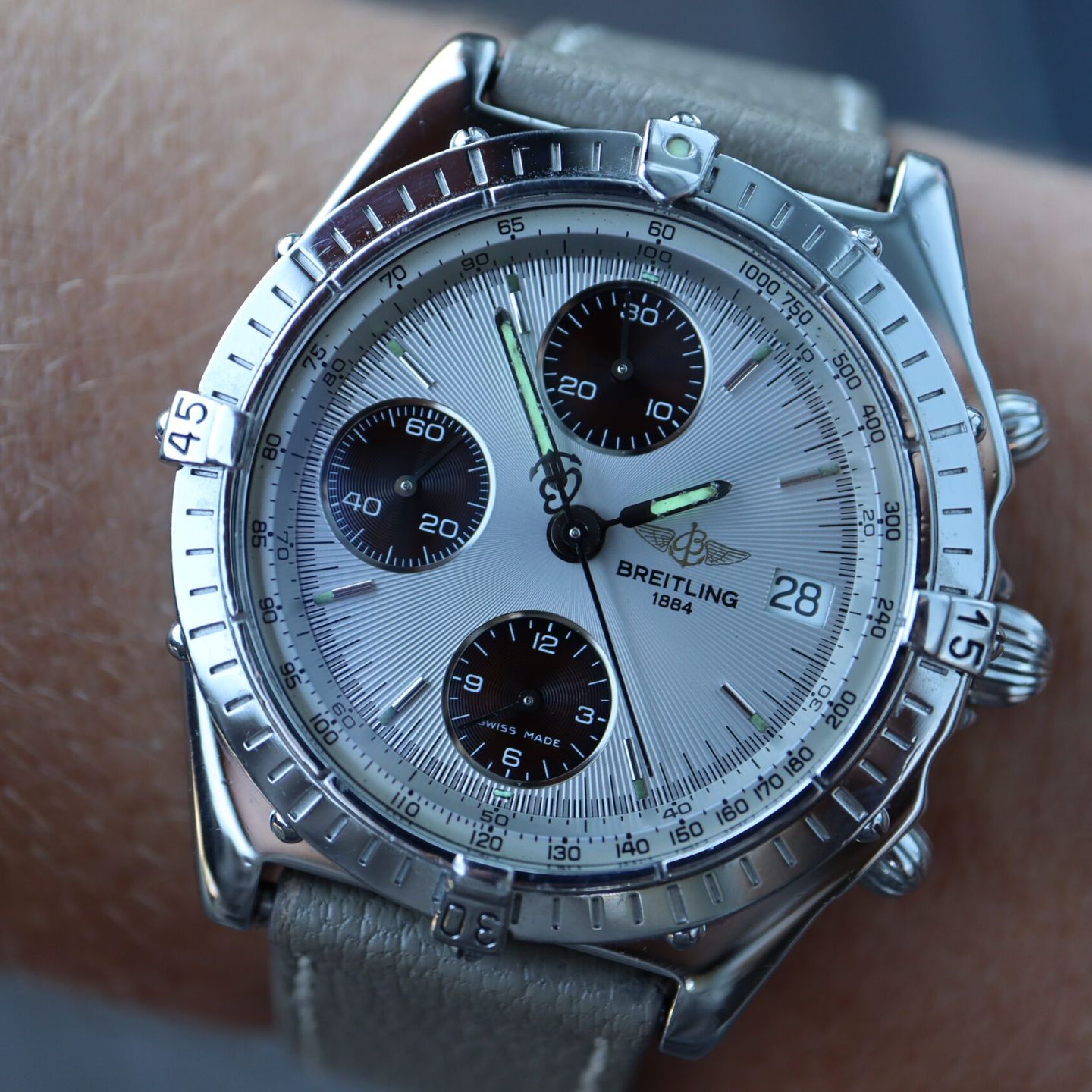 Unknown Unknown E2736536/BB37 - (2/8)