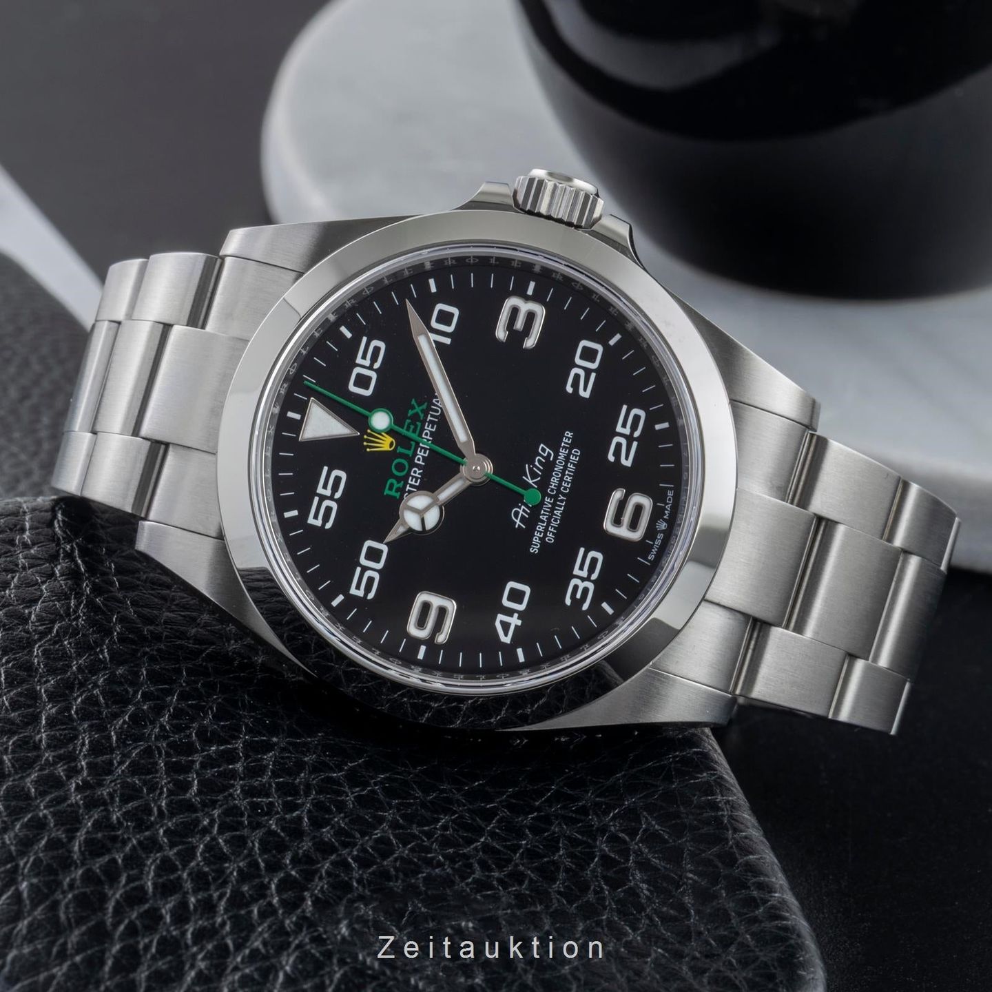 Rolex Air-King 126900 (Unknown (random serial)) - Black dial 40 mm Steel case (2/8)