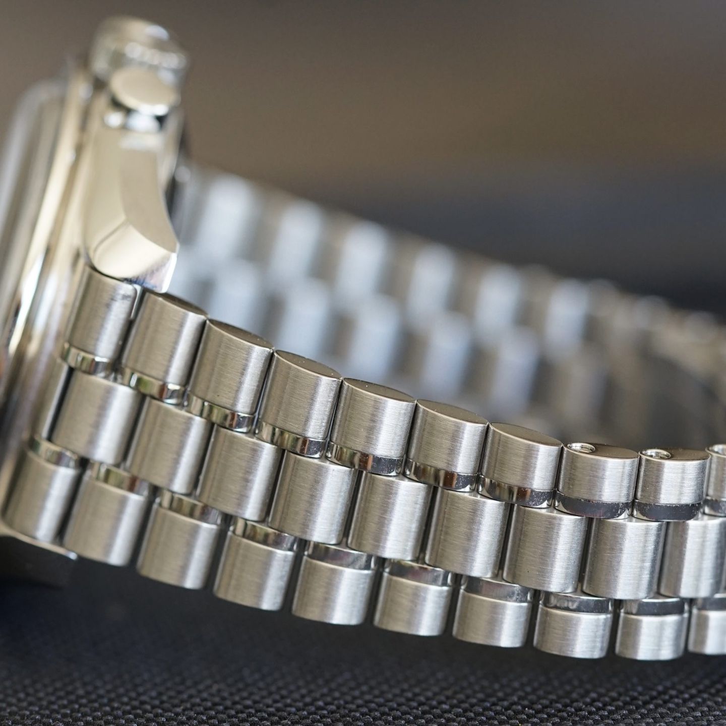 Omega Speedmaster Professional Moonwatch 310.30.42.50.04.001 (2025) - White dial 42 mm Steel case (2/4)