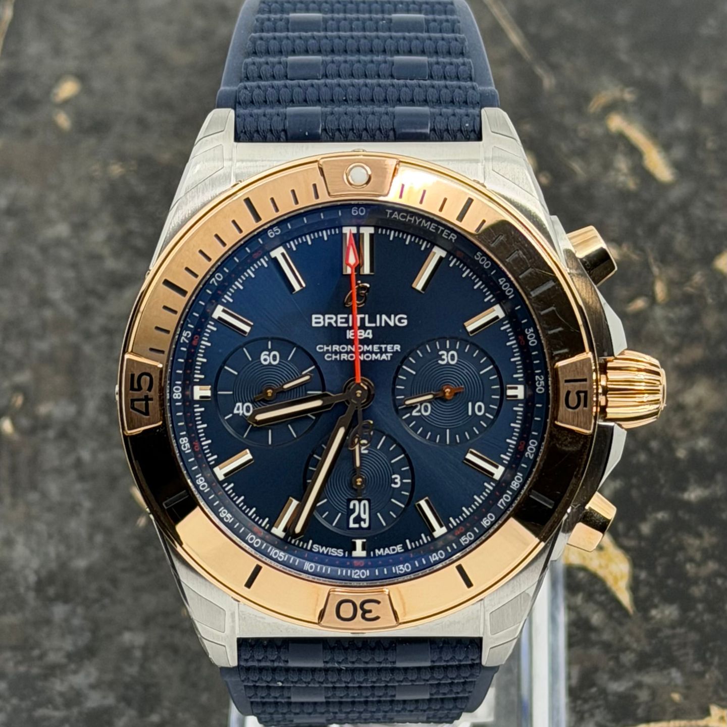 Breitling Chronomat 42 UB0134101C1S1 (2026) - Blue dial 43 mm Gold/Steel case (2/8)