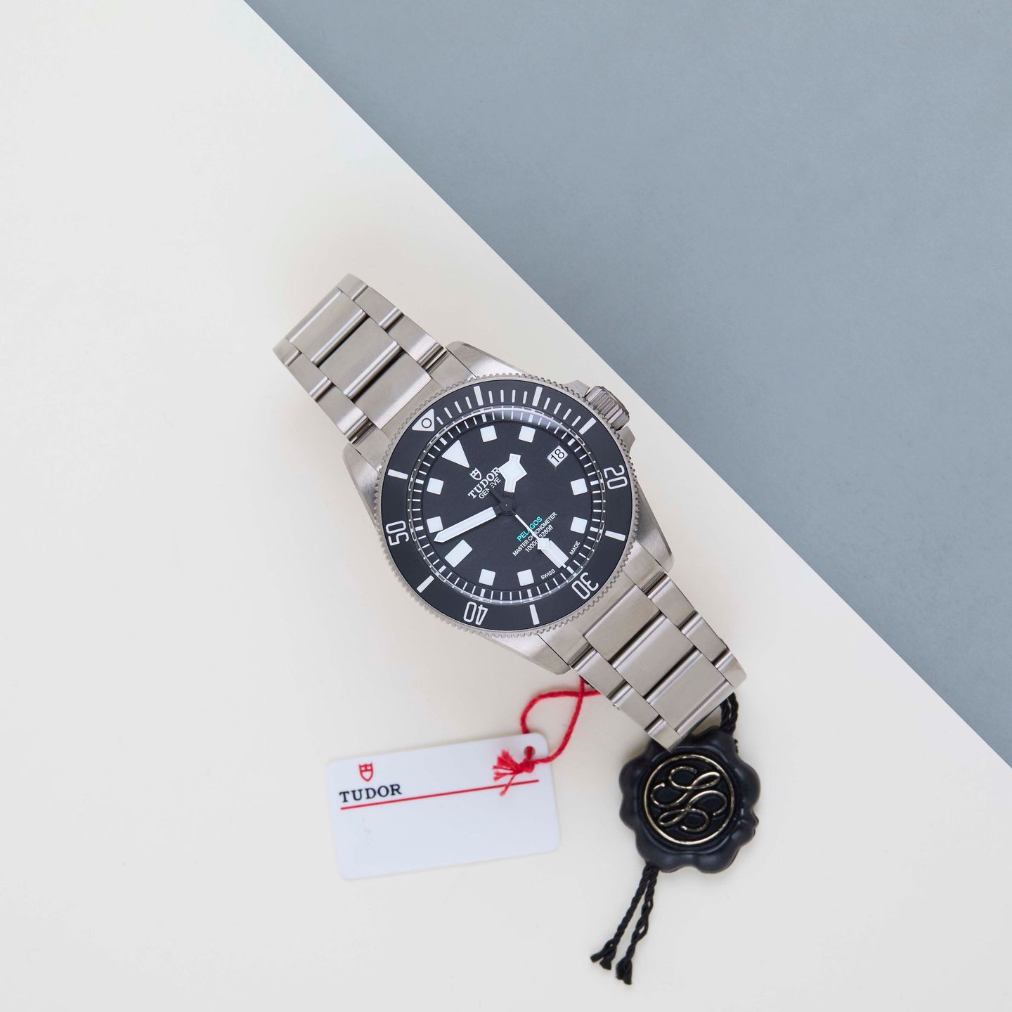 Tudor Pelagos 2543C1A7NU (2025) - Zwart wijzerplaat 43mm Titanium (2/8)