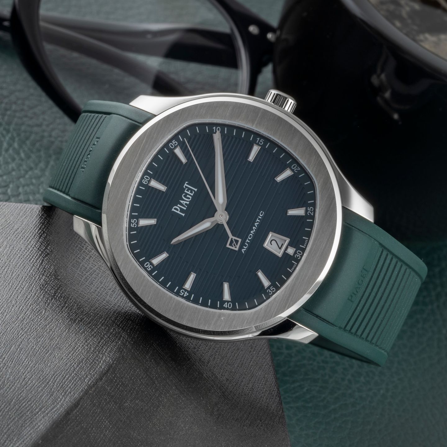 Piaget Polo G0A48022 (Unknown (random serial)) - Green dial 43 mm Steel case (2/8)