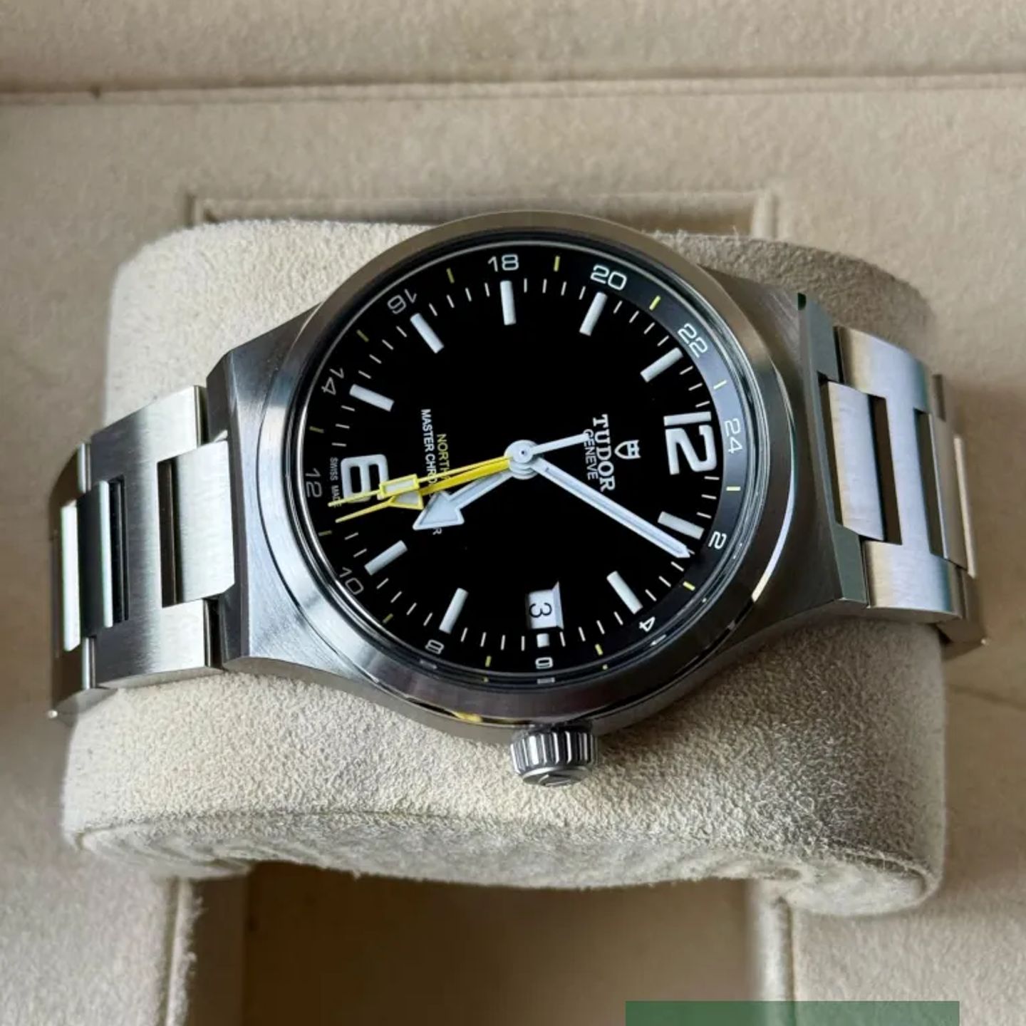Tudor North Flag 9140G1A0U (2026) - Black dial 40 mm Steel case (4/7)