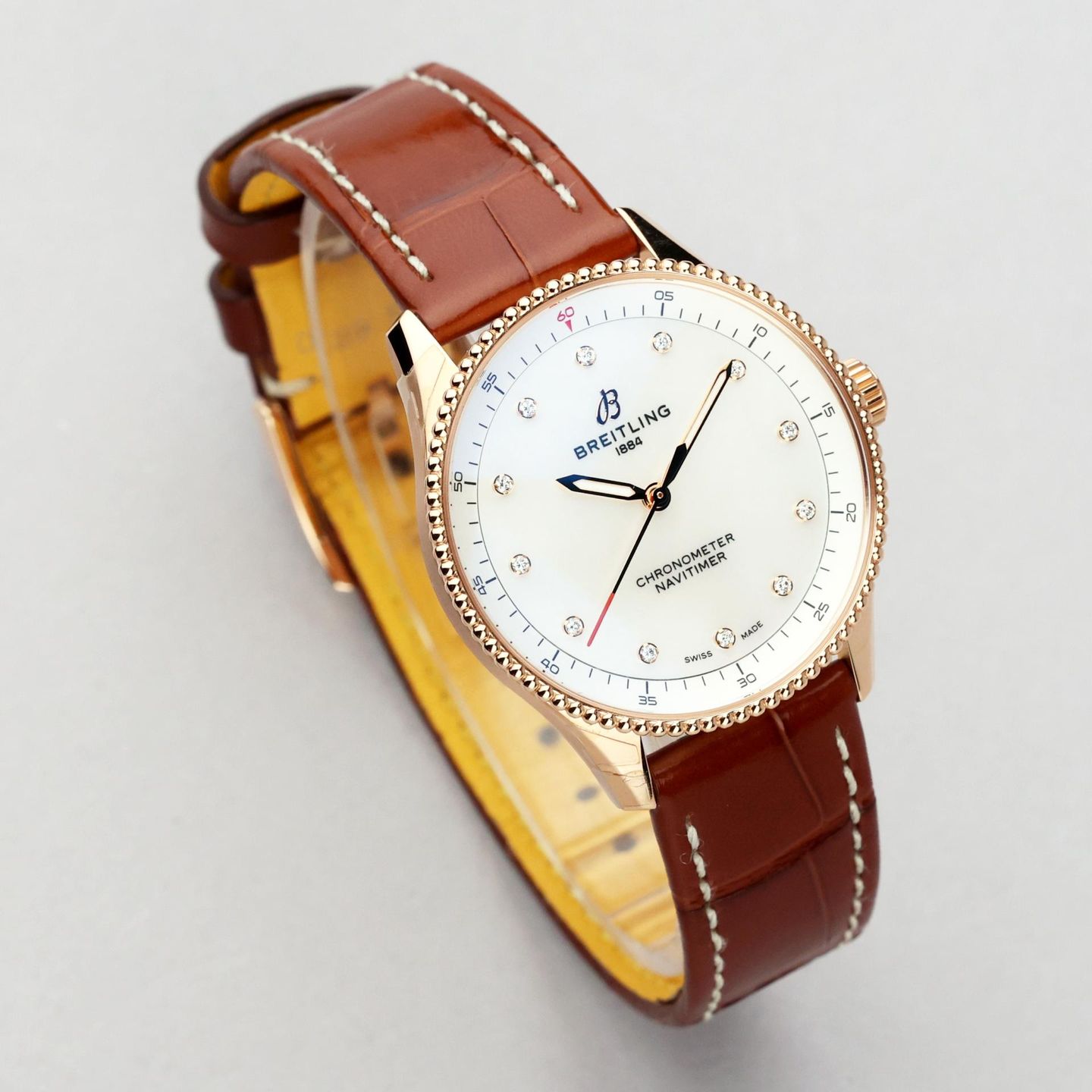 Breitling Navitimer R77320E61A1P1 (2025) - Parelmoer wijzerplaat 32mm Roségoud (2/8)